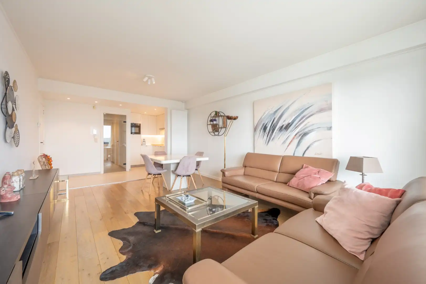 Gemeubeld appartement op de vijfde verdieping gelegen in hartje Zoute op enkele passen van het Albertplein en de zee foto 2