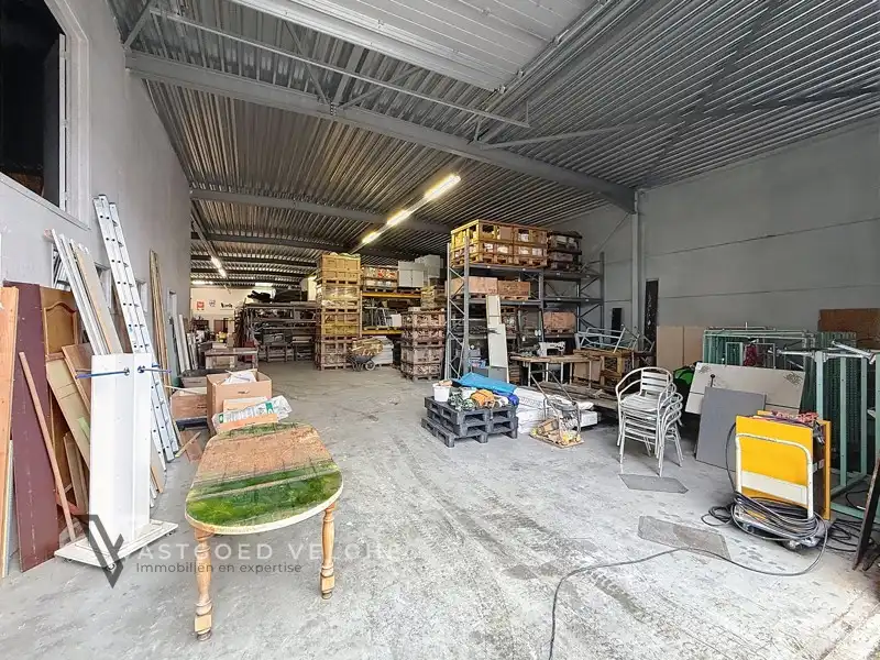 🏭 Multifunctioneel industriepand met loods, woon-/atelierinrichting en uitbreidingspotentieel met een totale nuttige oppervlakte van 1300m² ! foto 3