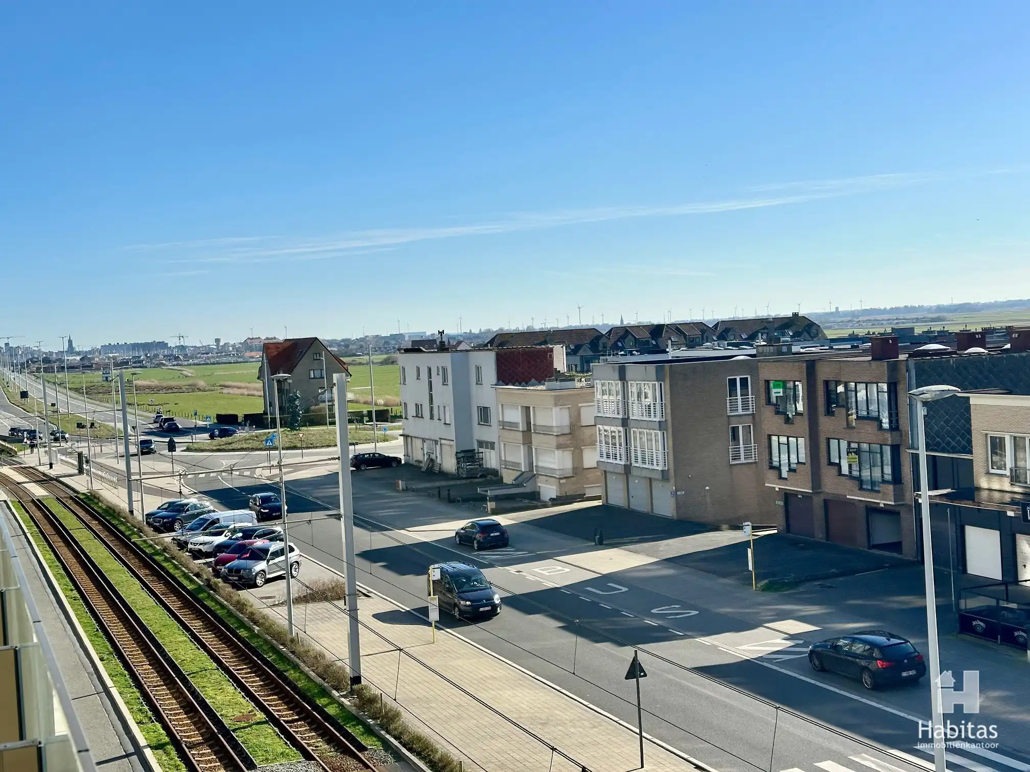 Verrassend ruime studio op 3de verdieping foto 10