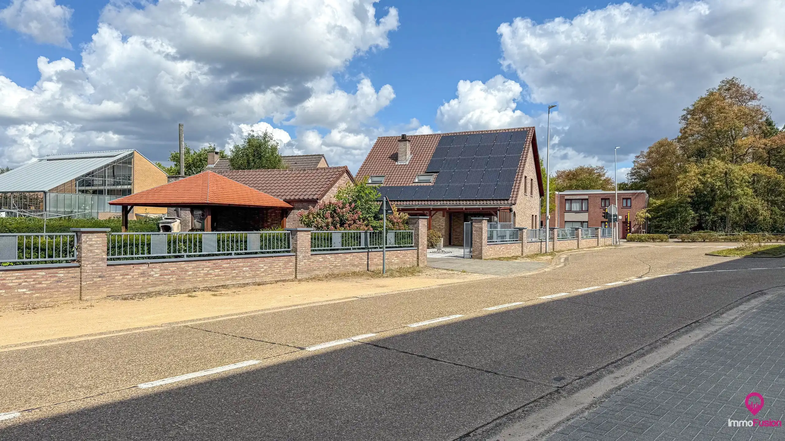 Ruime gezinswoning met 4 slpk, zonnepanelen en grote tuin! foto 38