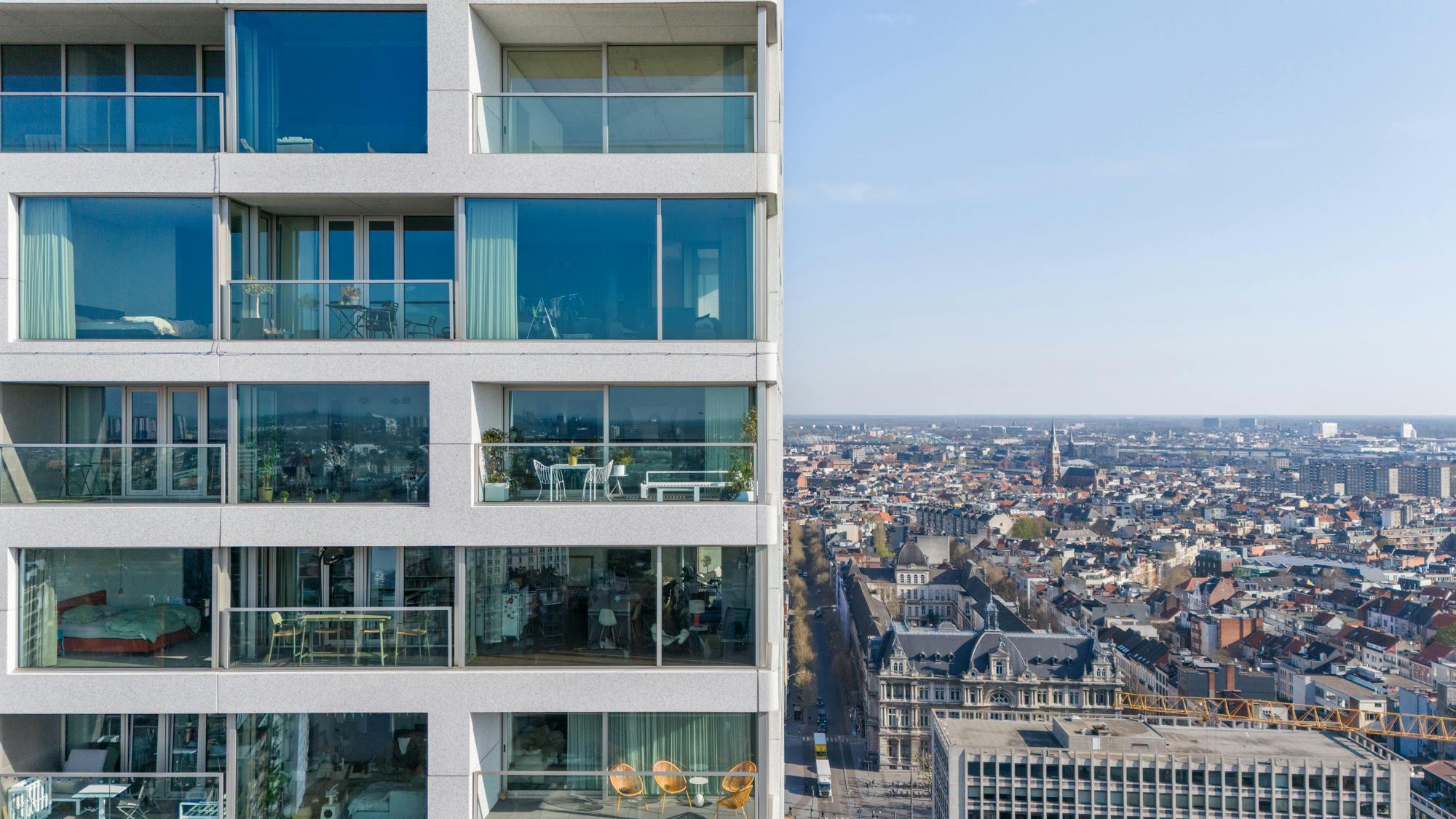 Exclusief wonen met panoramisch uitzicht in de Antwerp Tower foto 3