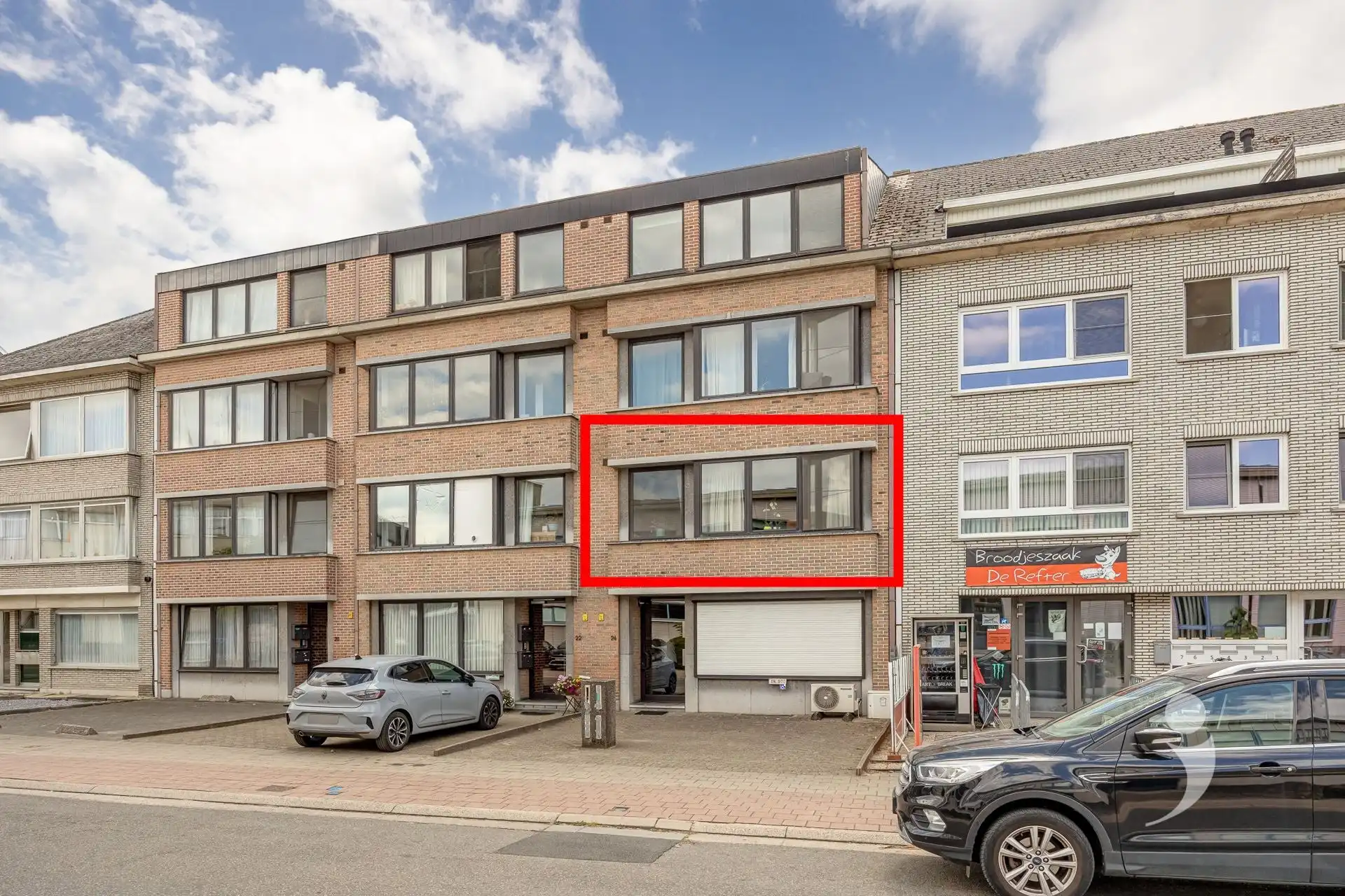 Instapklaar appartement met ruime garage te centrum Aarschot foto 2