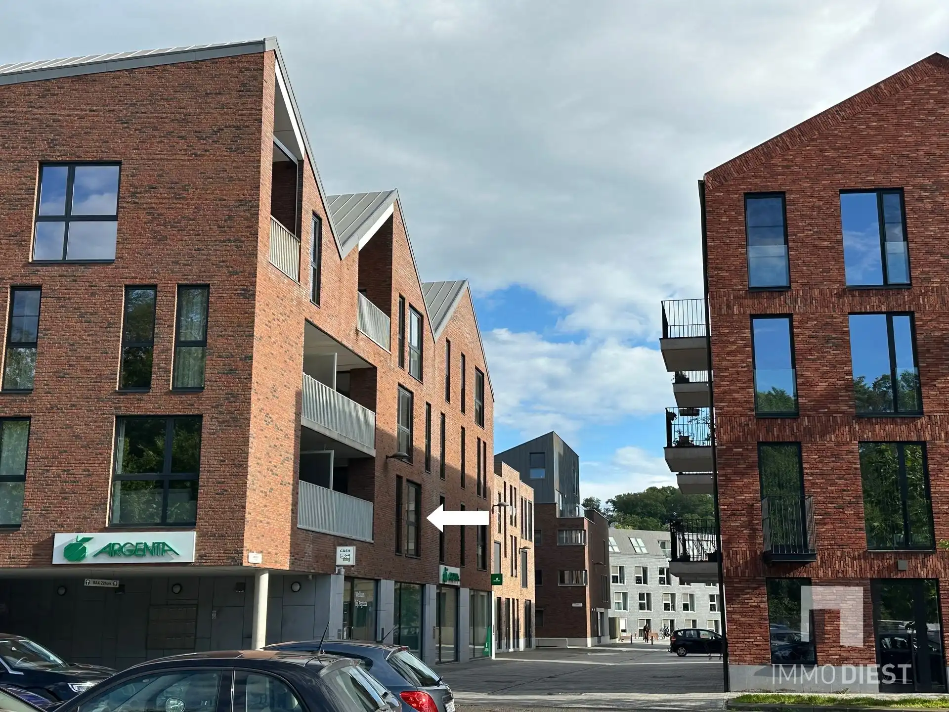 Appartement met 1 slaapkamer, parking en kelder foto {{pictureIndex}}