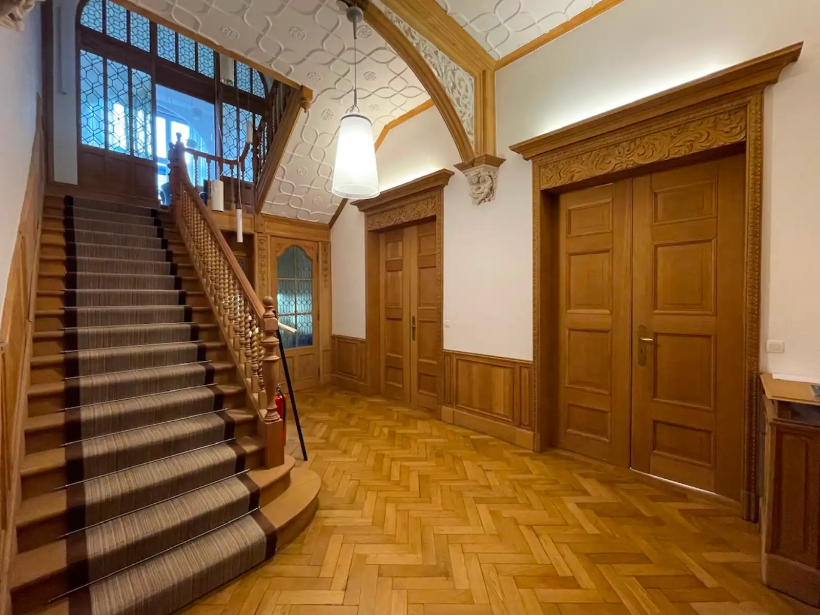 Herenhuis-stijl kantoor te huur nabij Leuven Station foto 5