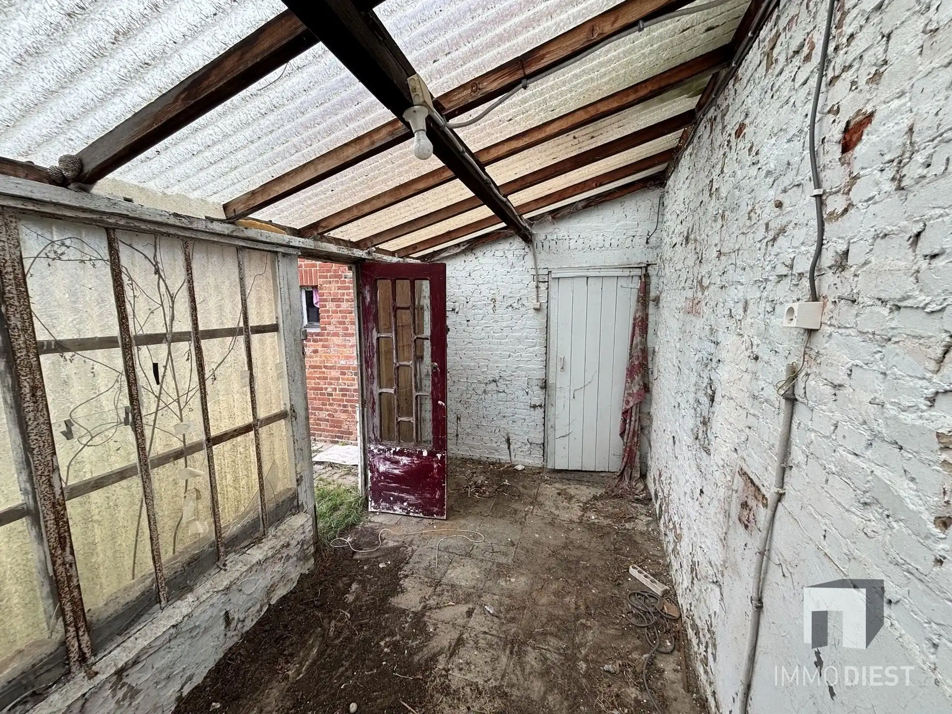 Ruime kluswoning met 3 slaapkamers, garage en tuin foto 40