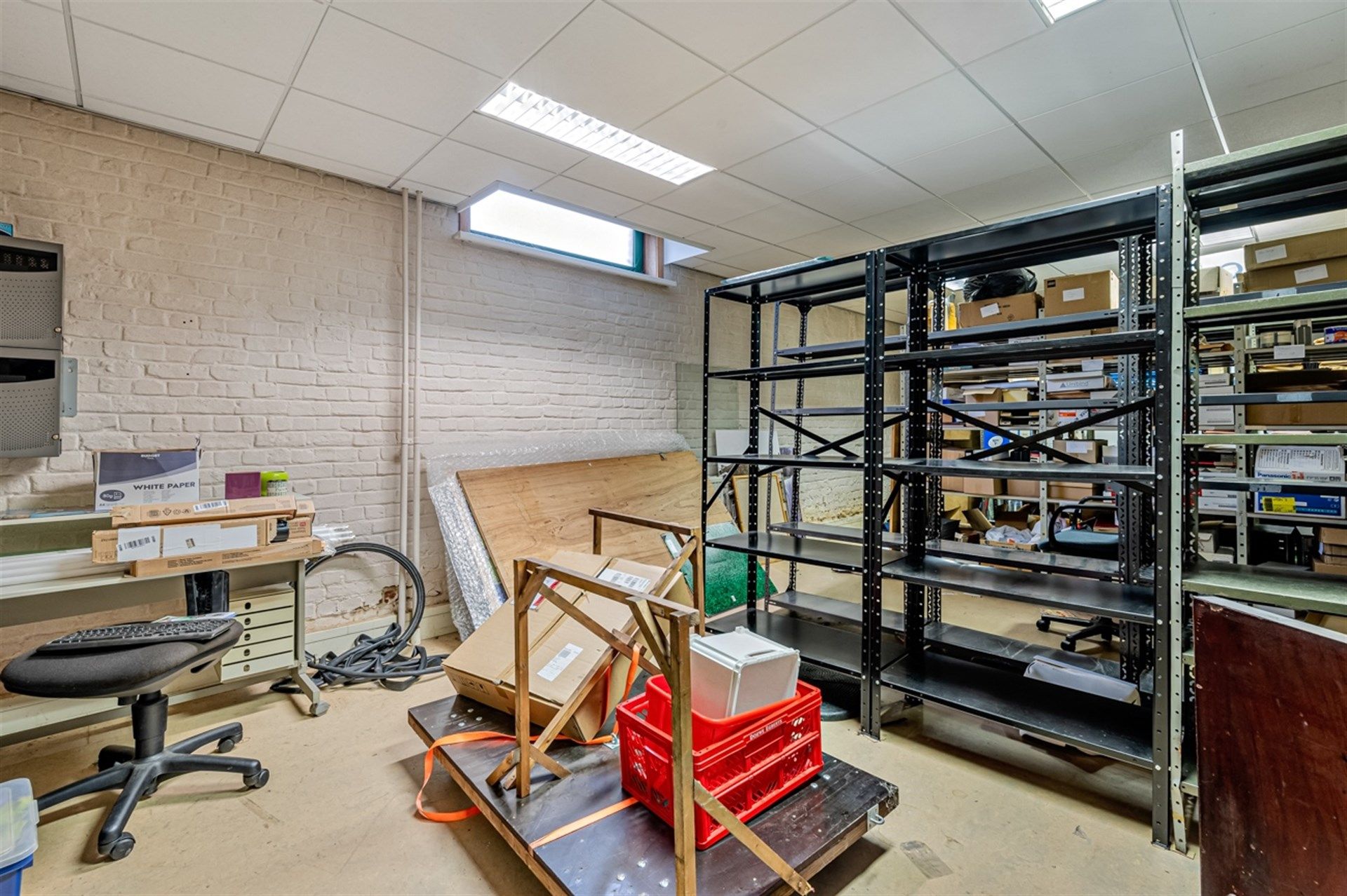 Kantoorgebouw met bruikbare vloeroppervlakte van 900m² en vijf parkeerplaatsen te Aalst foto 23