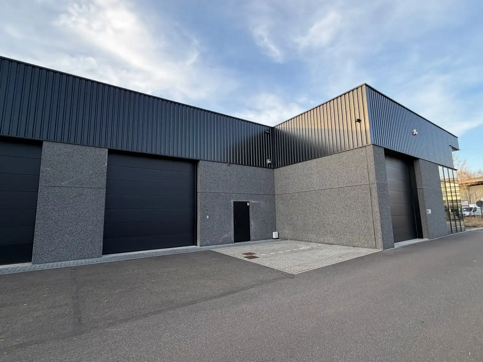 Bedrijfsvastgoed te huur foto {{pictureIndex}}