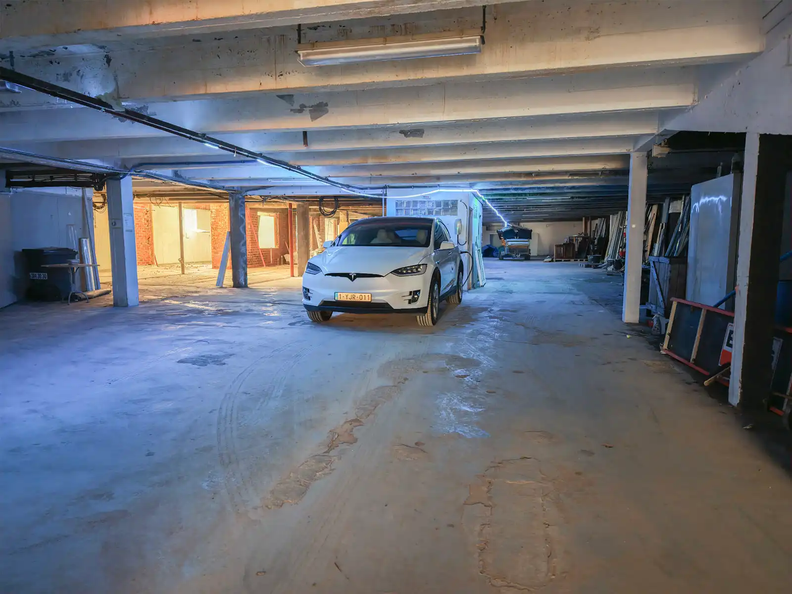 Ruime opslagplaats van  ca. 1.100m². foto 4