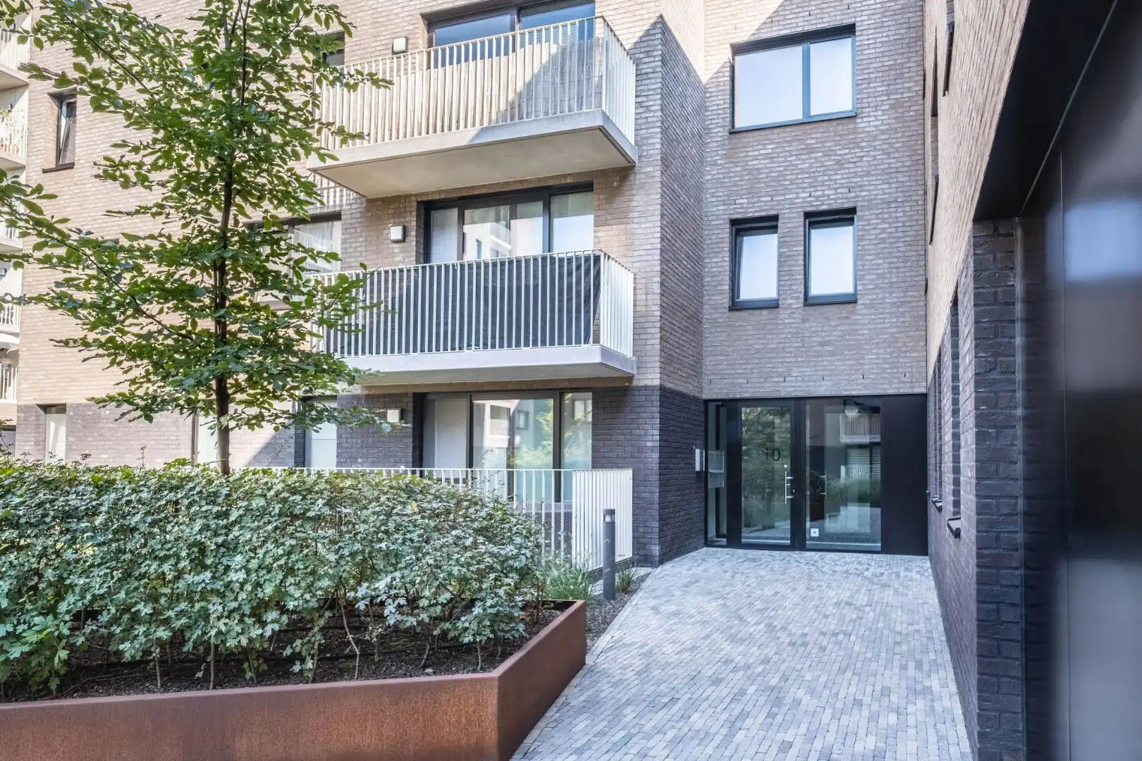 Appartement met twee slaapkamers en terras foto 12