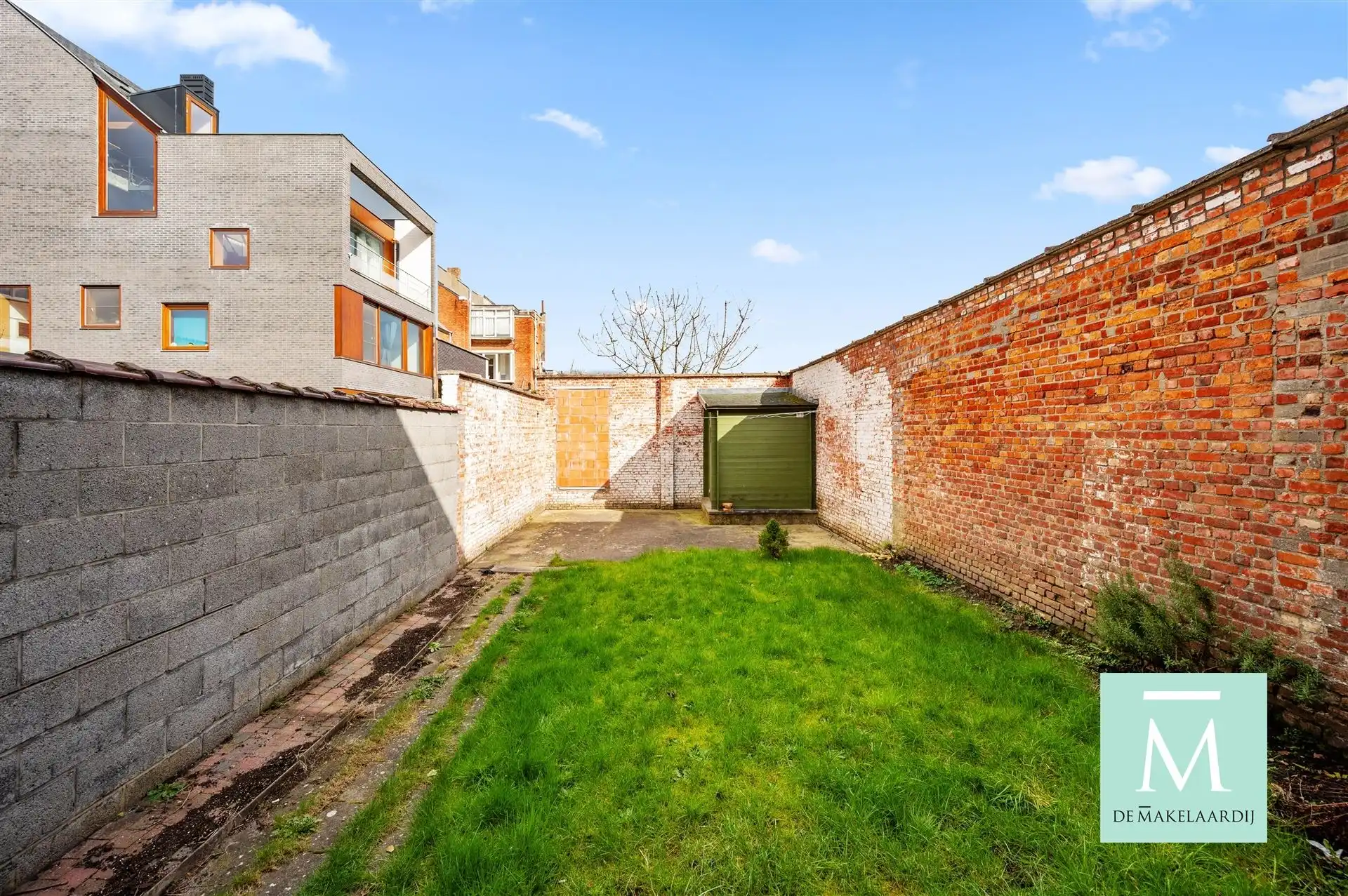 Ruime gezinswoning met 3 slaapkamers, hoge plafonds en zonnige tuin! foto 5