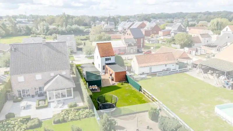 Knap gerenoveerde instapklare HOB op 445m² aan de stadsrand foto 20
