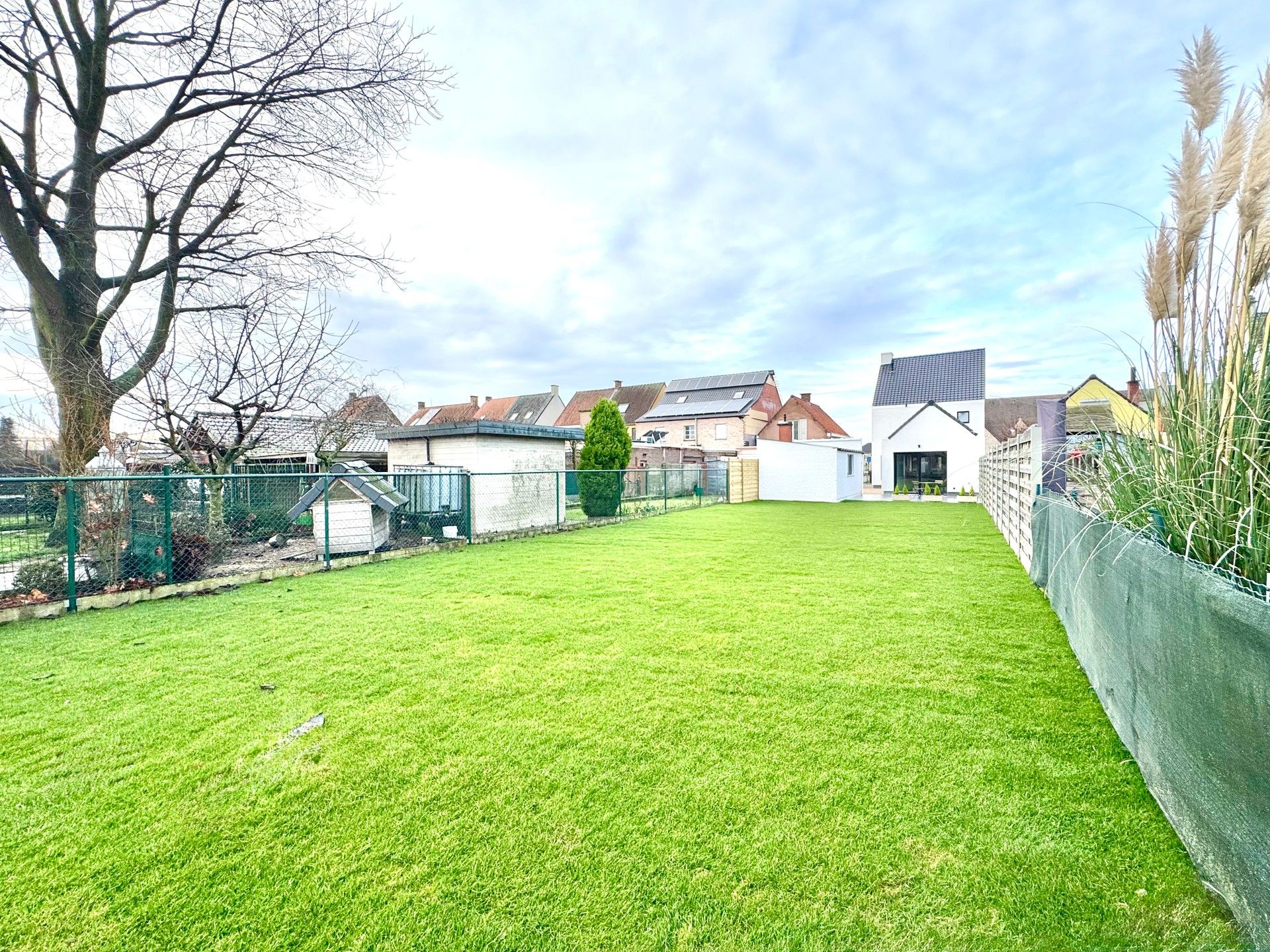 GERENOVEERDE WONING MET TUIN & GARAGE - 444 M² foto 2