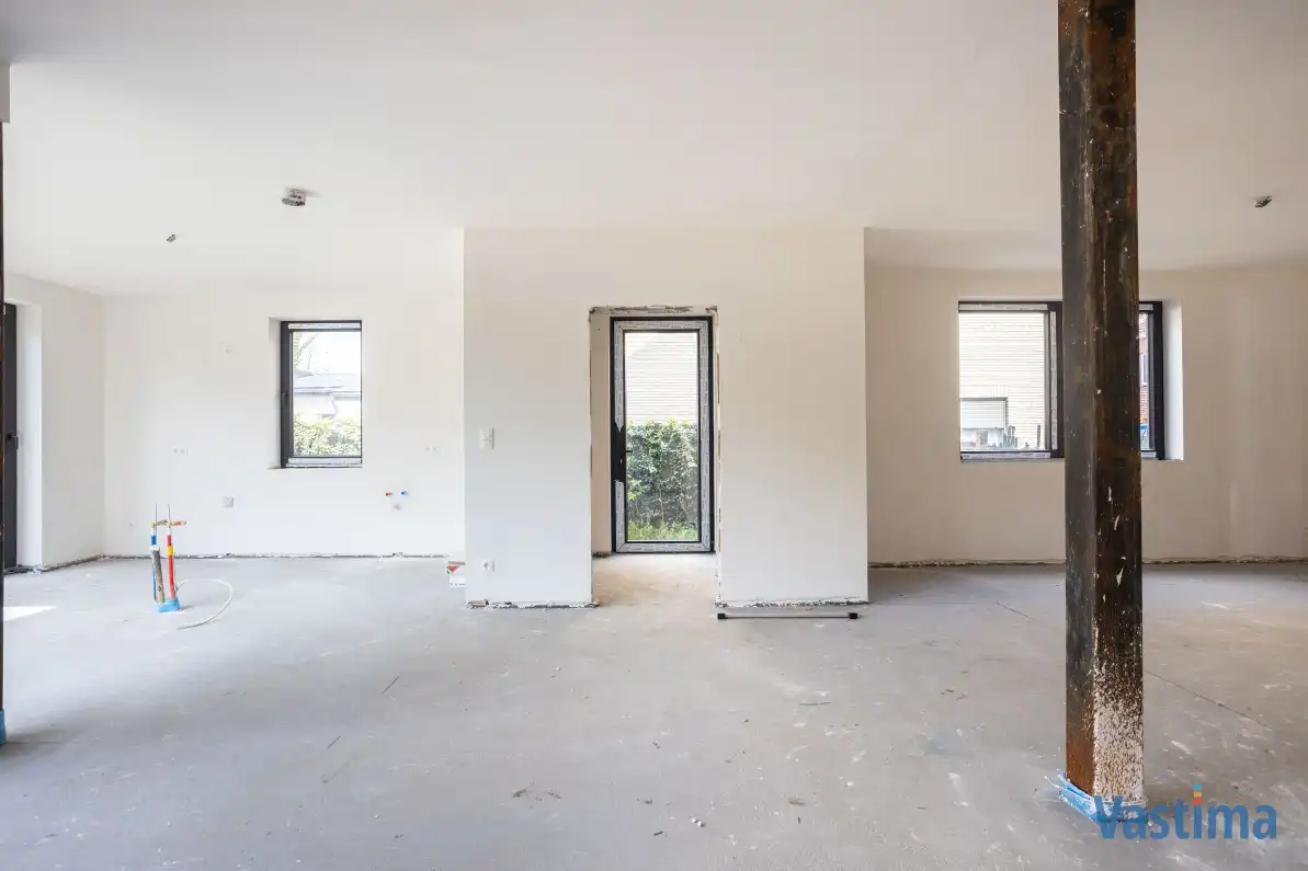 Nieuwbouw halfopen woning met 3 slaapkamers, garage en tuin foto 11