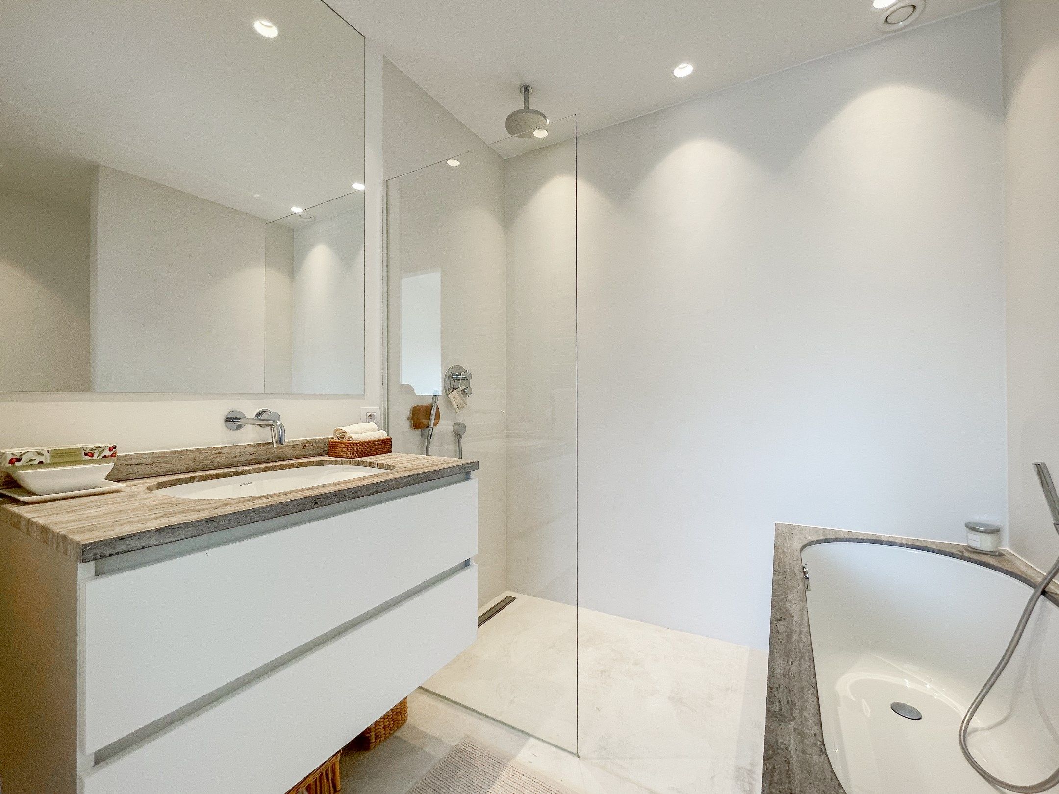 Subliem hoekappartement met ruime terrassen gelegen in het prestigieuze domein Tennis Garden. foto 20