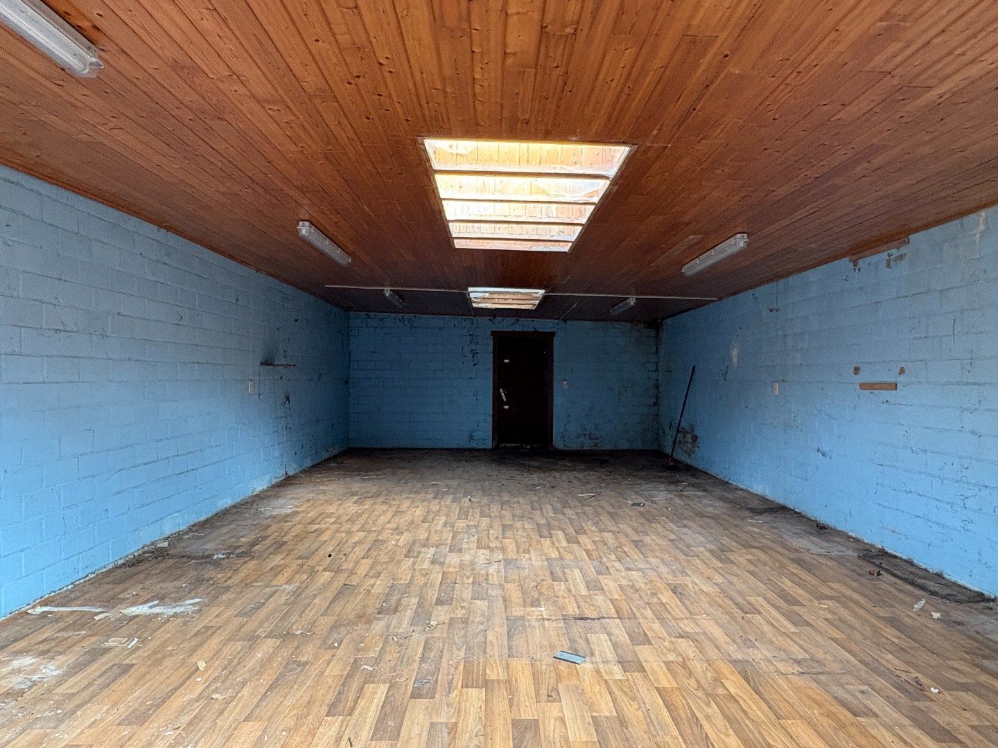 Grote te renoveren woning met zijdeur op 295 m² foto 19