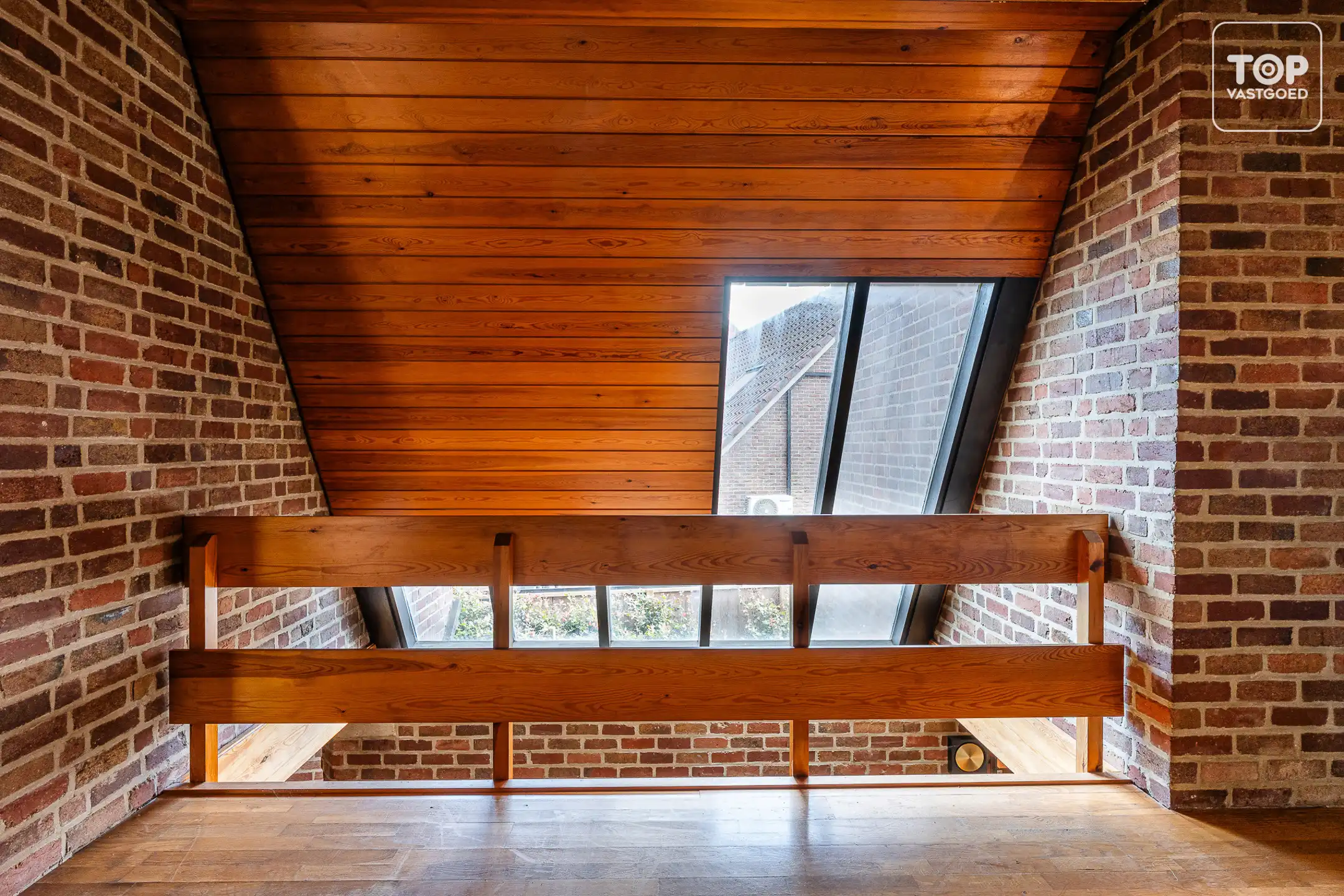 Architecturale woning met 4 slaapkamers en dubbele garage foto 18