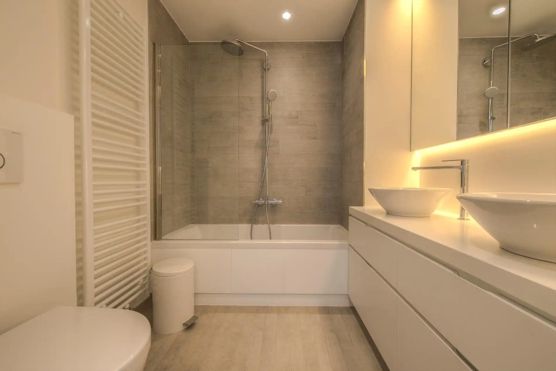 Heel mooi  luxueus afgewerkt appartement gelegen in de Kustlaan vlakbij de Zeedijk en het Driehoeksplein. foto 11