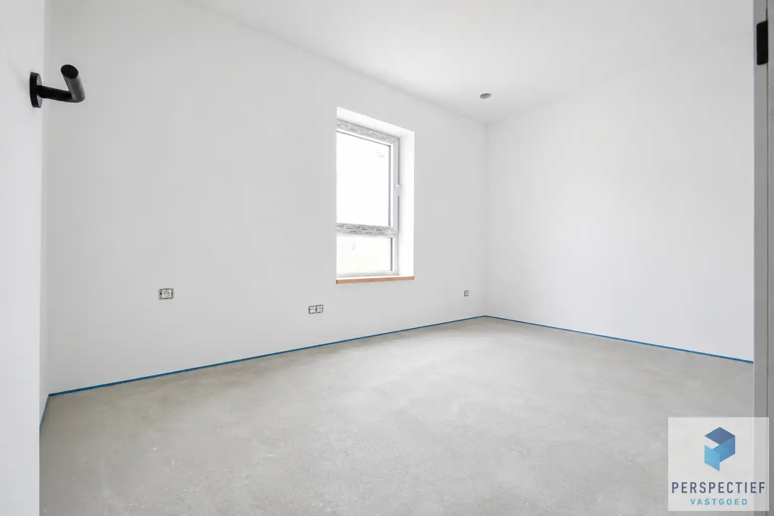 Rustig gelegen afgewerkte moderne nieuwbouwwoning (BEN) met garage en tuin foto 16