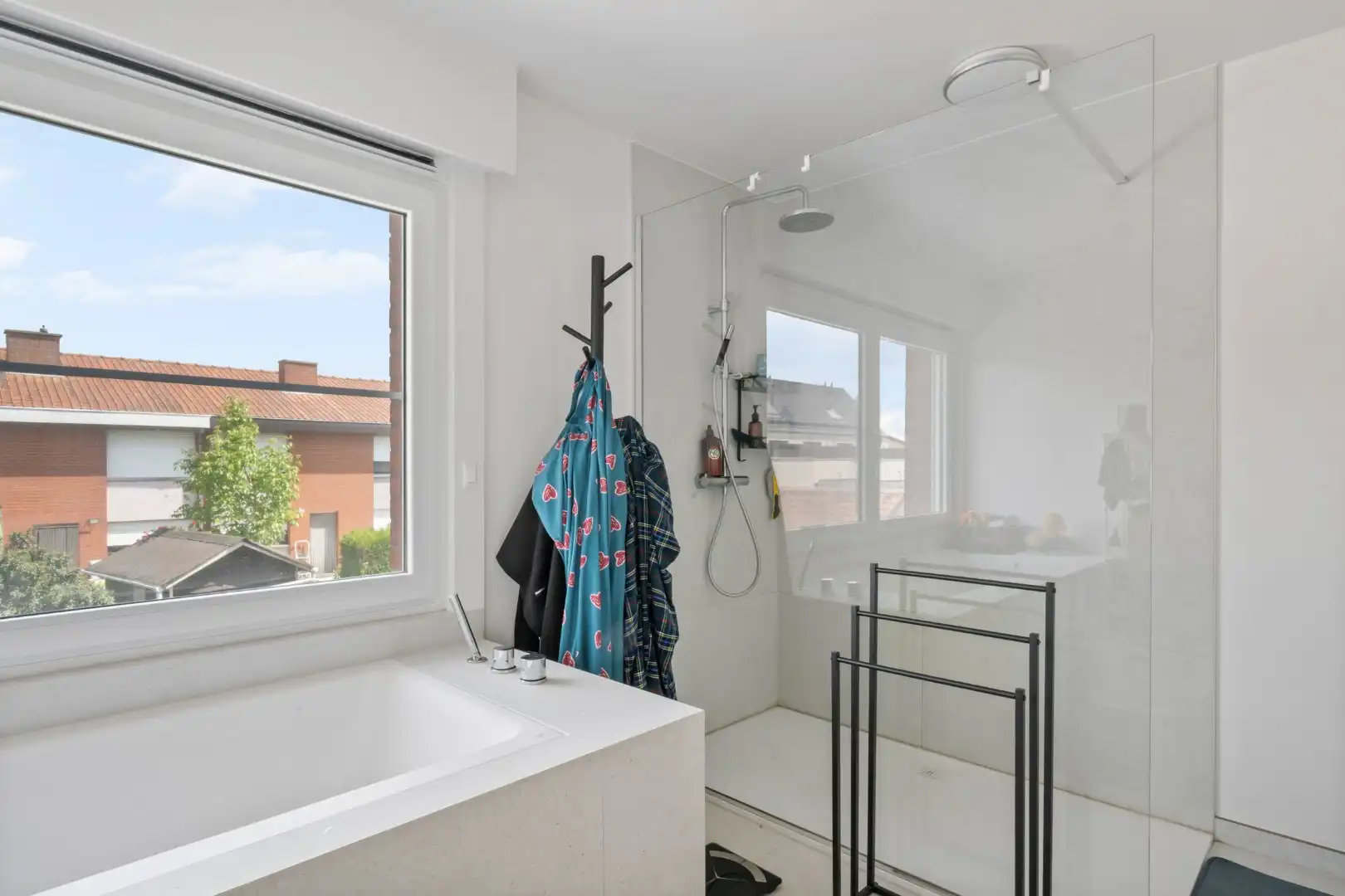 Instapklare woning met 3 slaapkamers, dressing, garage en tuin op een rustige ligging in Ledegem foto 10
