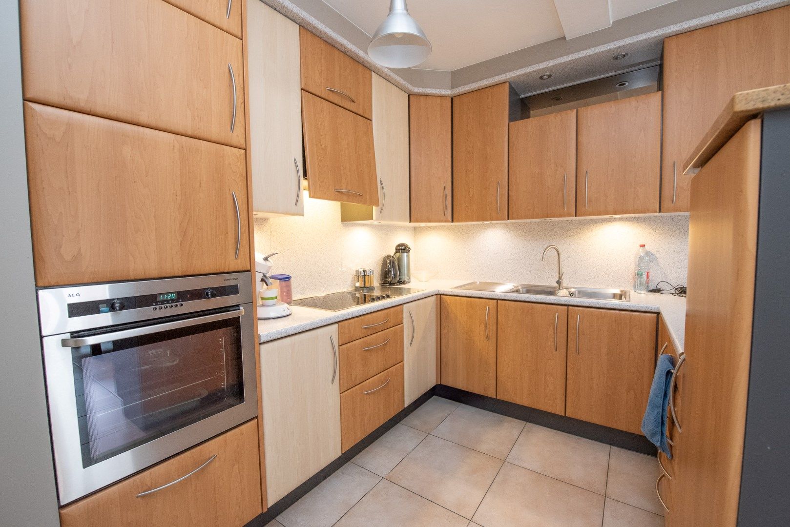Ruim en perfect onderhouden appartement TE HUUR in centrum Oeselgem foto 6