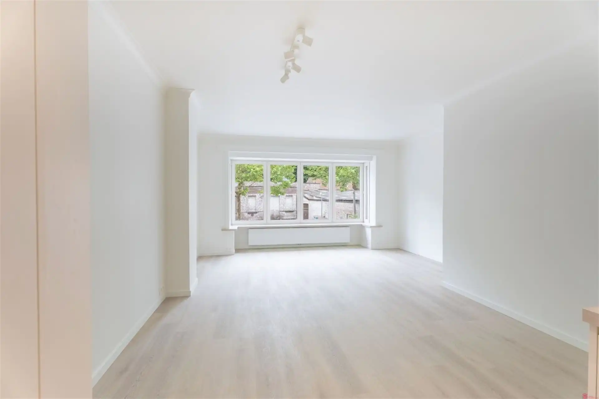 Volledig gerenoveerd appartement met zalig terras foto 6