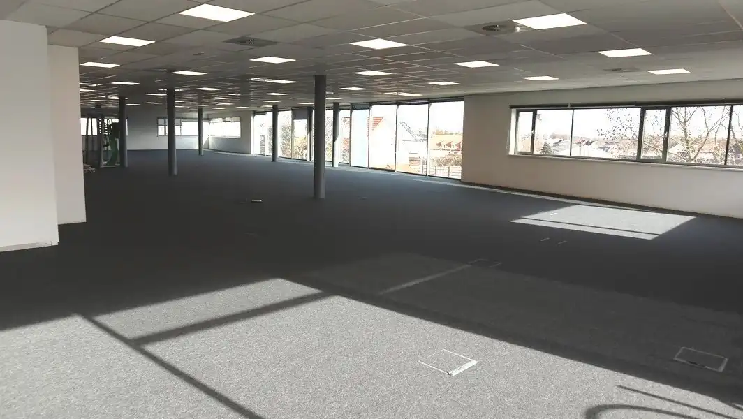 Strategisch gelegen eigentijdse kantoren te huur in Merelbeke-Melle foto 14