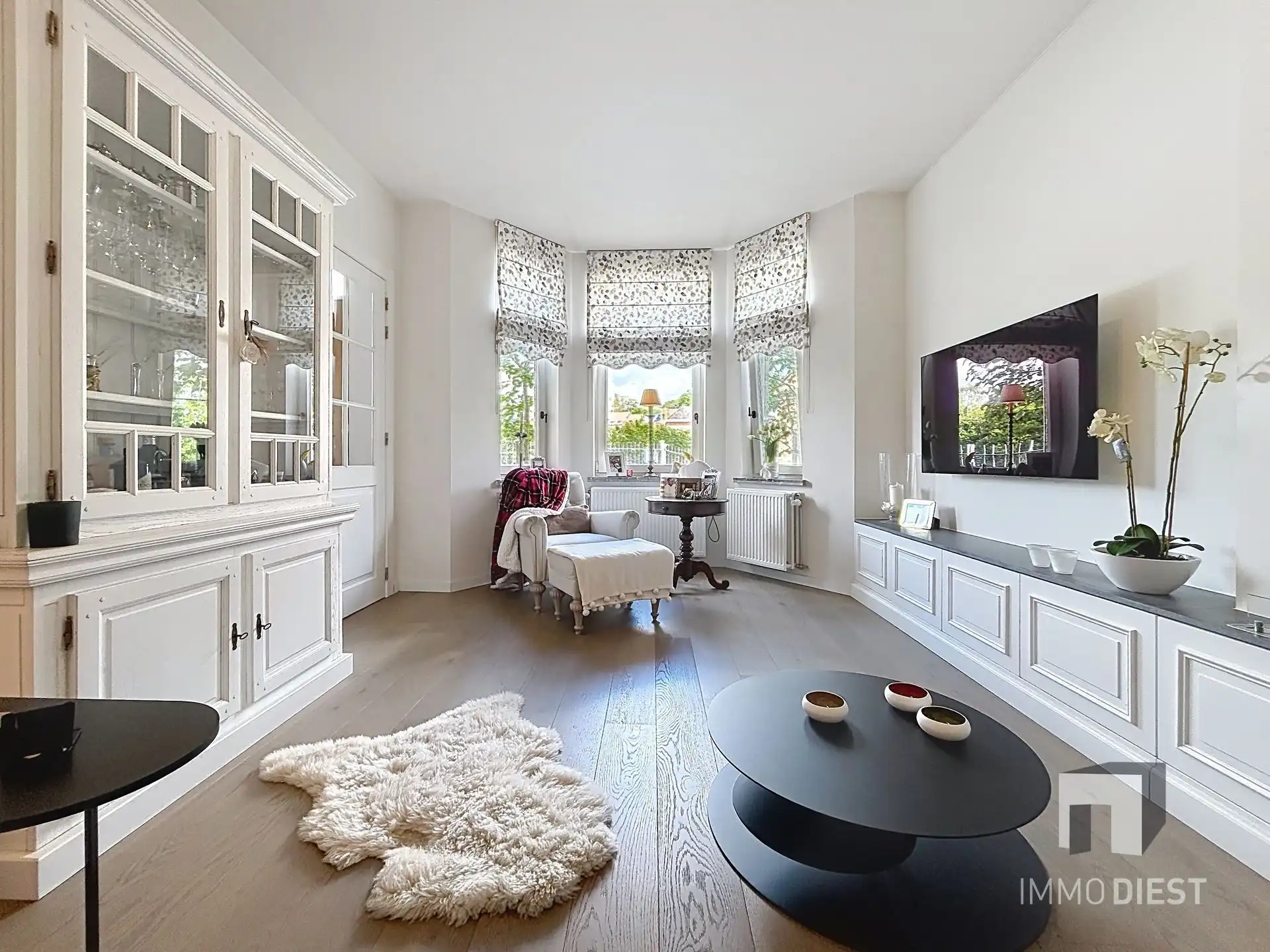 Welkom in deze herenwoning vol charme en grandeur in Scherpenheuvel. foto 2