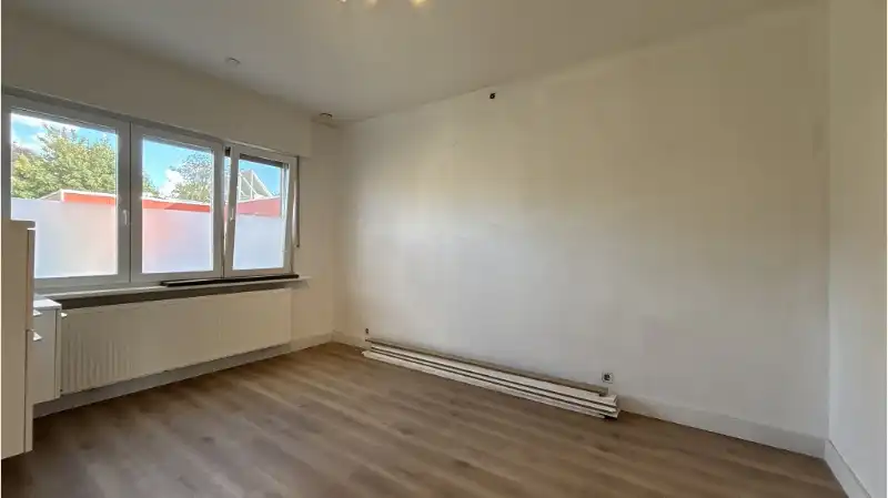 Ruime 2-slaapkamerwoning met Tuin te huur in Assebroek Brugge foto 10