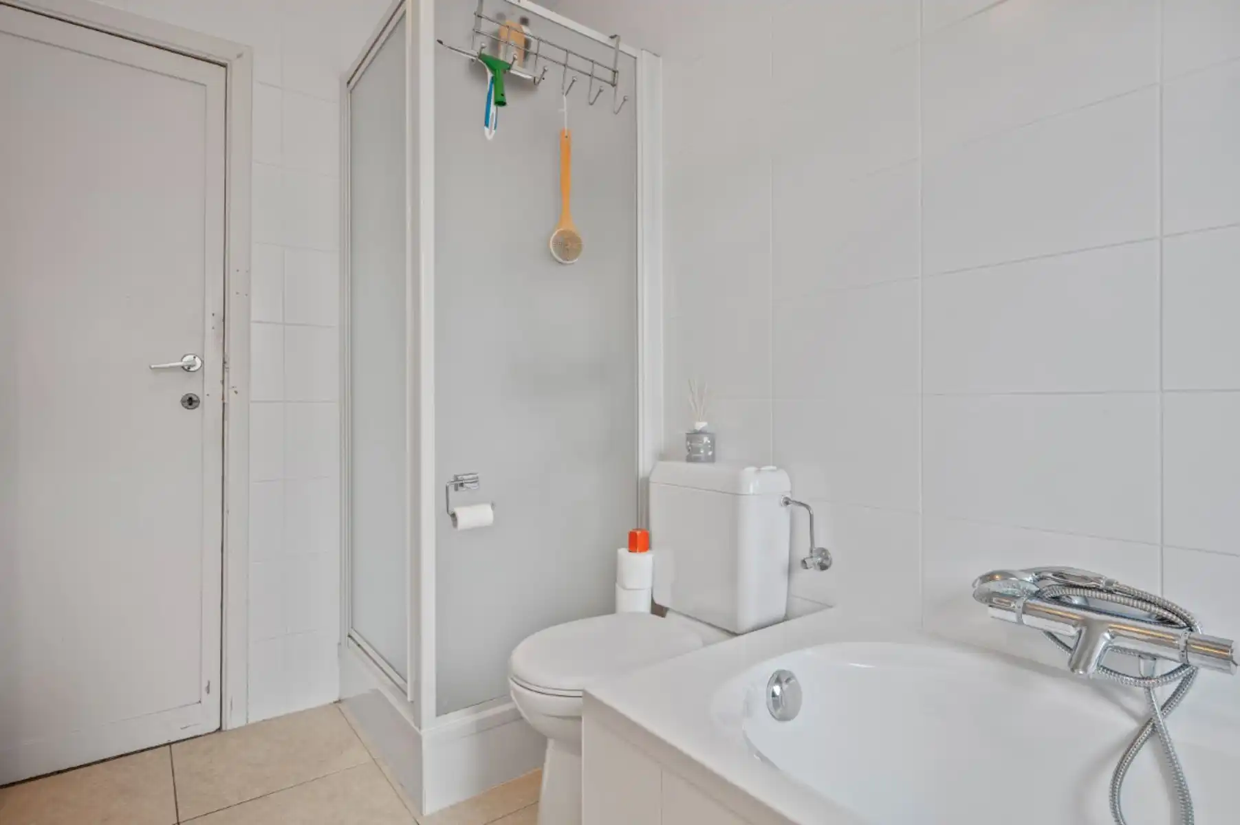 Centraal gelegen woning met garage, tuin en 3 slaapkamers foto 14