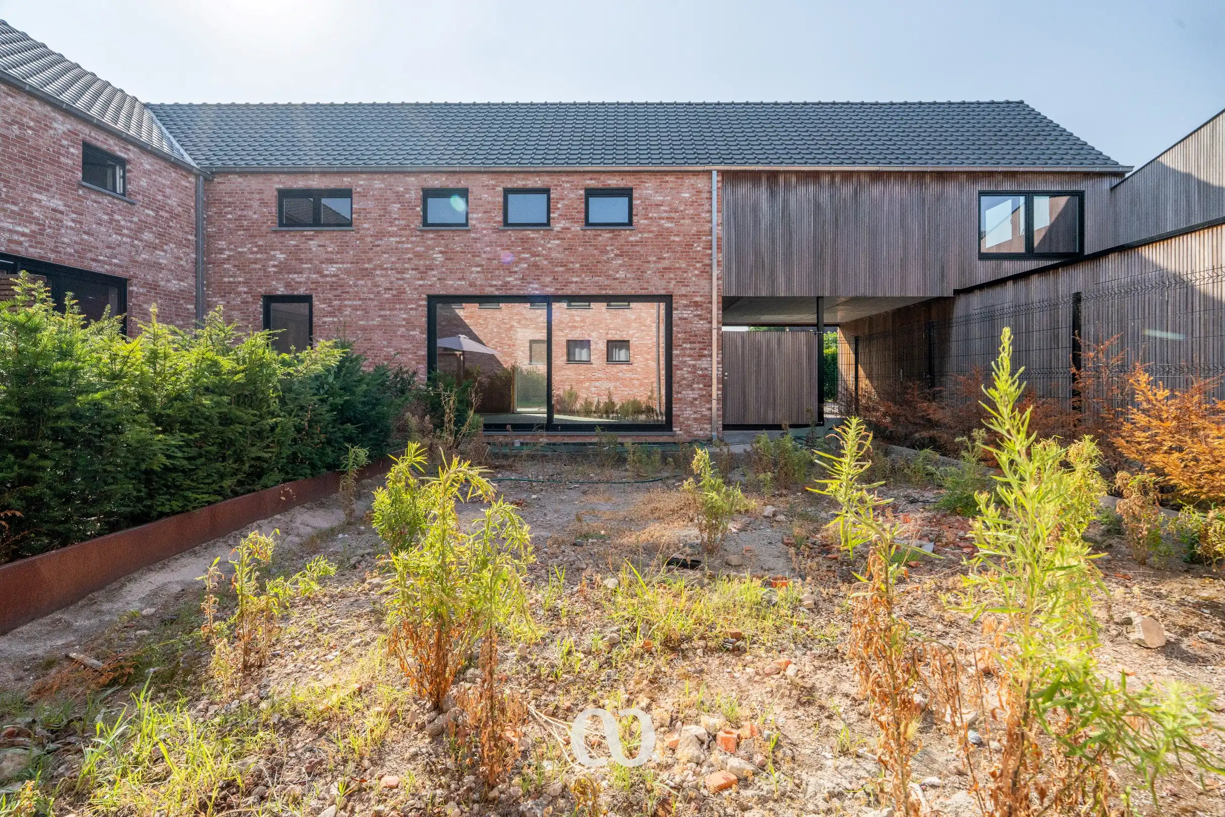 Ruime casco woning met tal van mogelijkheden! foto 10