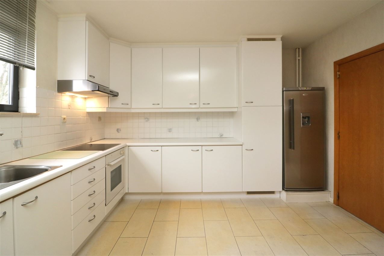 Centraal gelegen appartement met 3 slpk., garage en terras foto 9