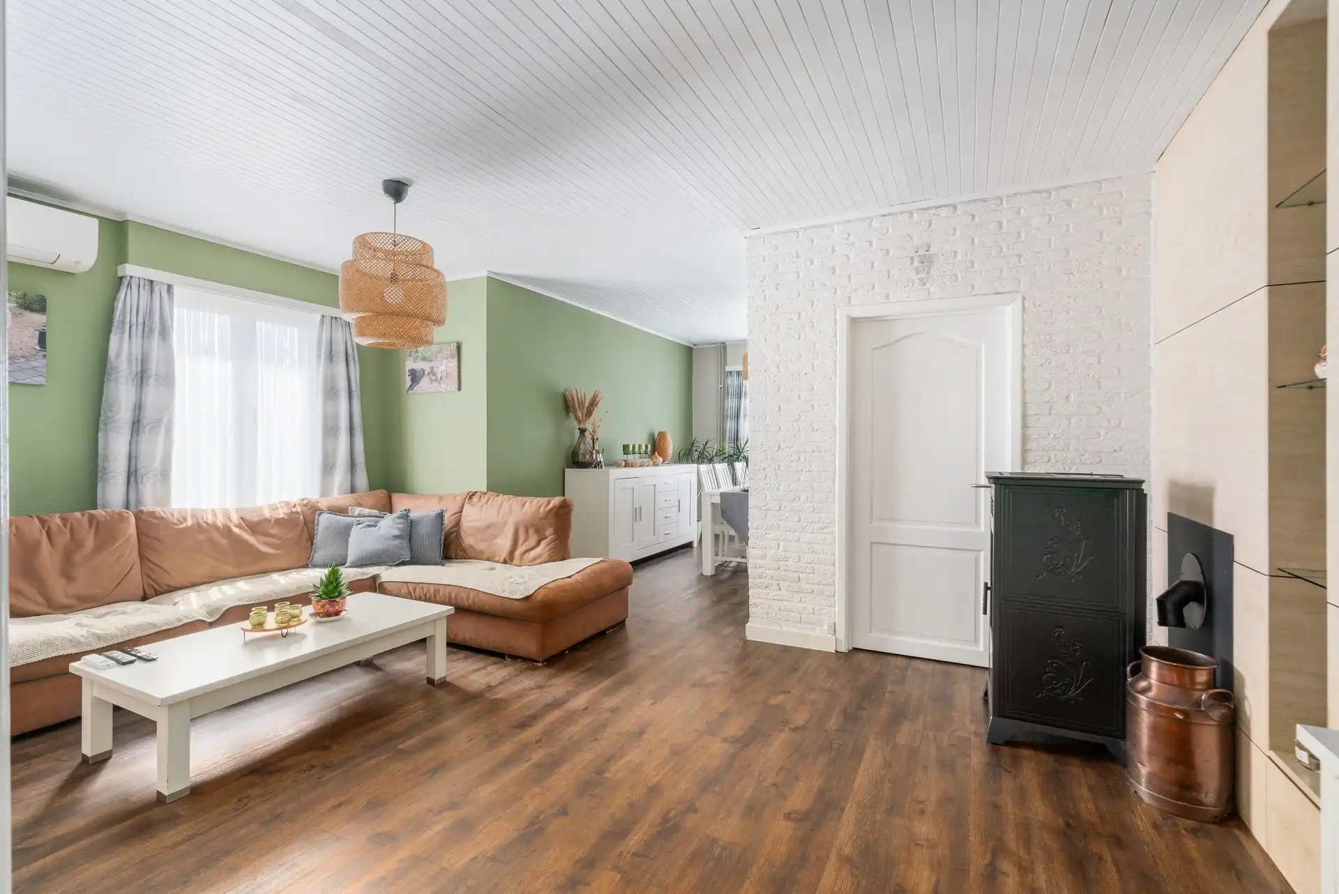 Charmante Half open bebouwing met 2 slaapkamers en prachtige tuin.  foto 4
