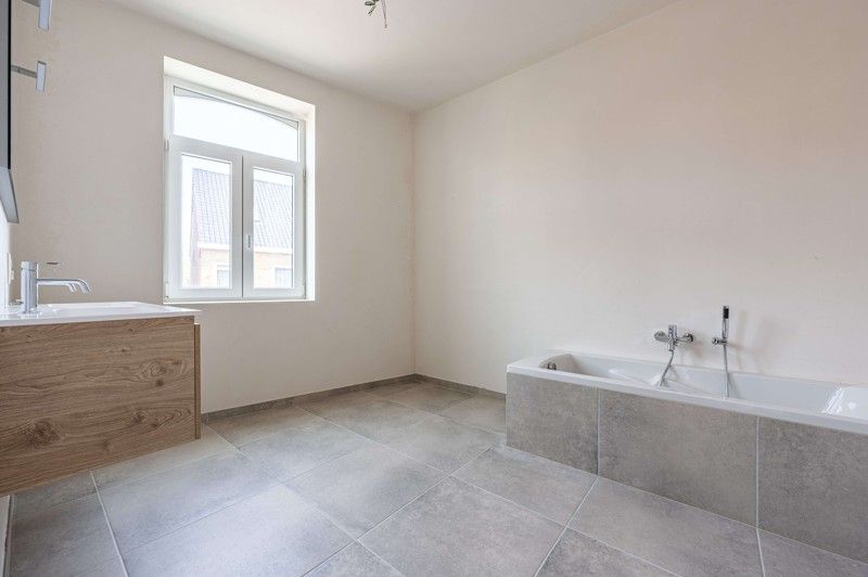 Prachtig 2 slaapkamer appartement TE KOOP in hartje Sint-Baafs-Vijve! (*6% BTW aankoop mogelijk) foto 14