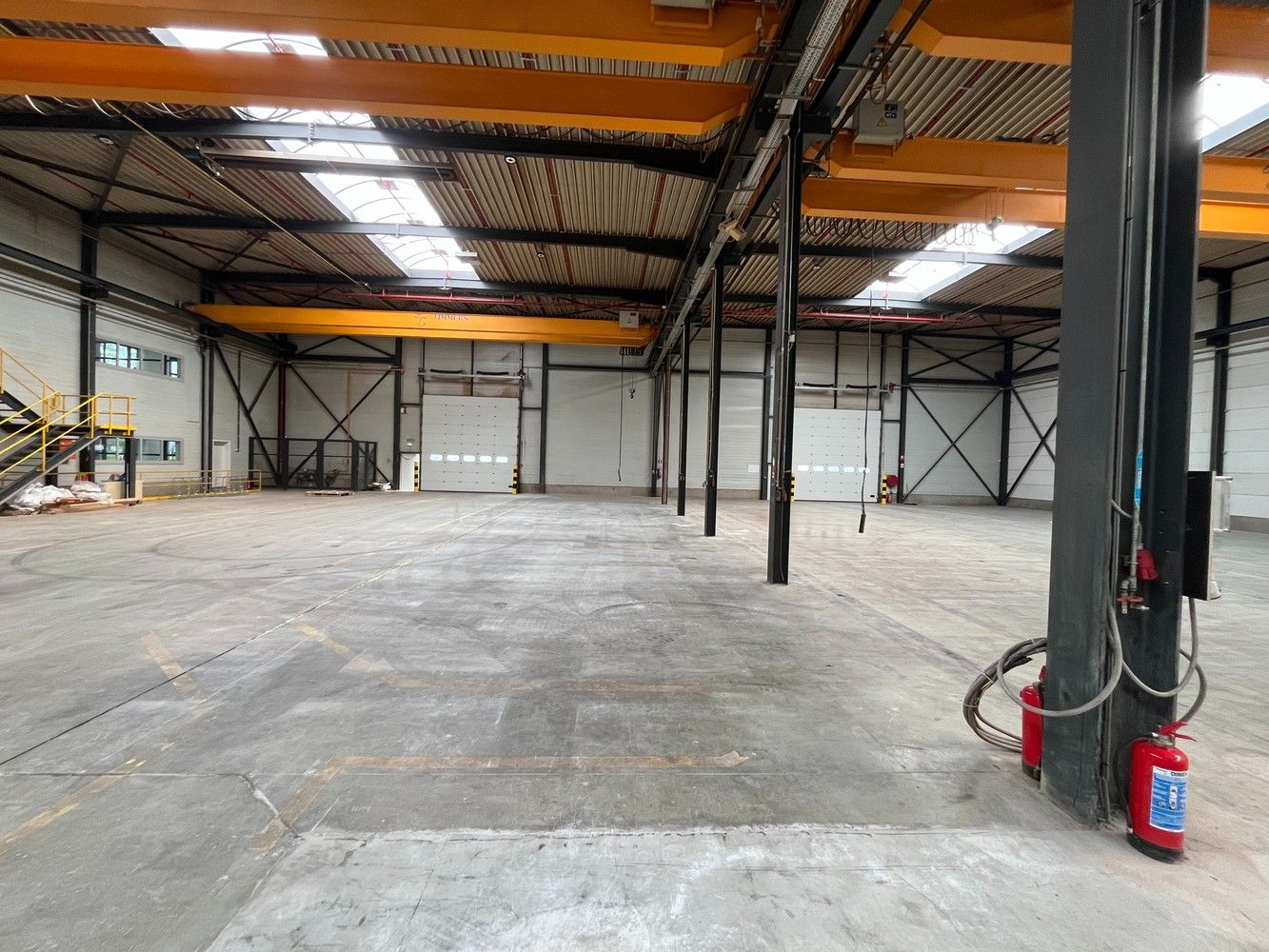 7012m² magazijn met luifel foto 14