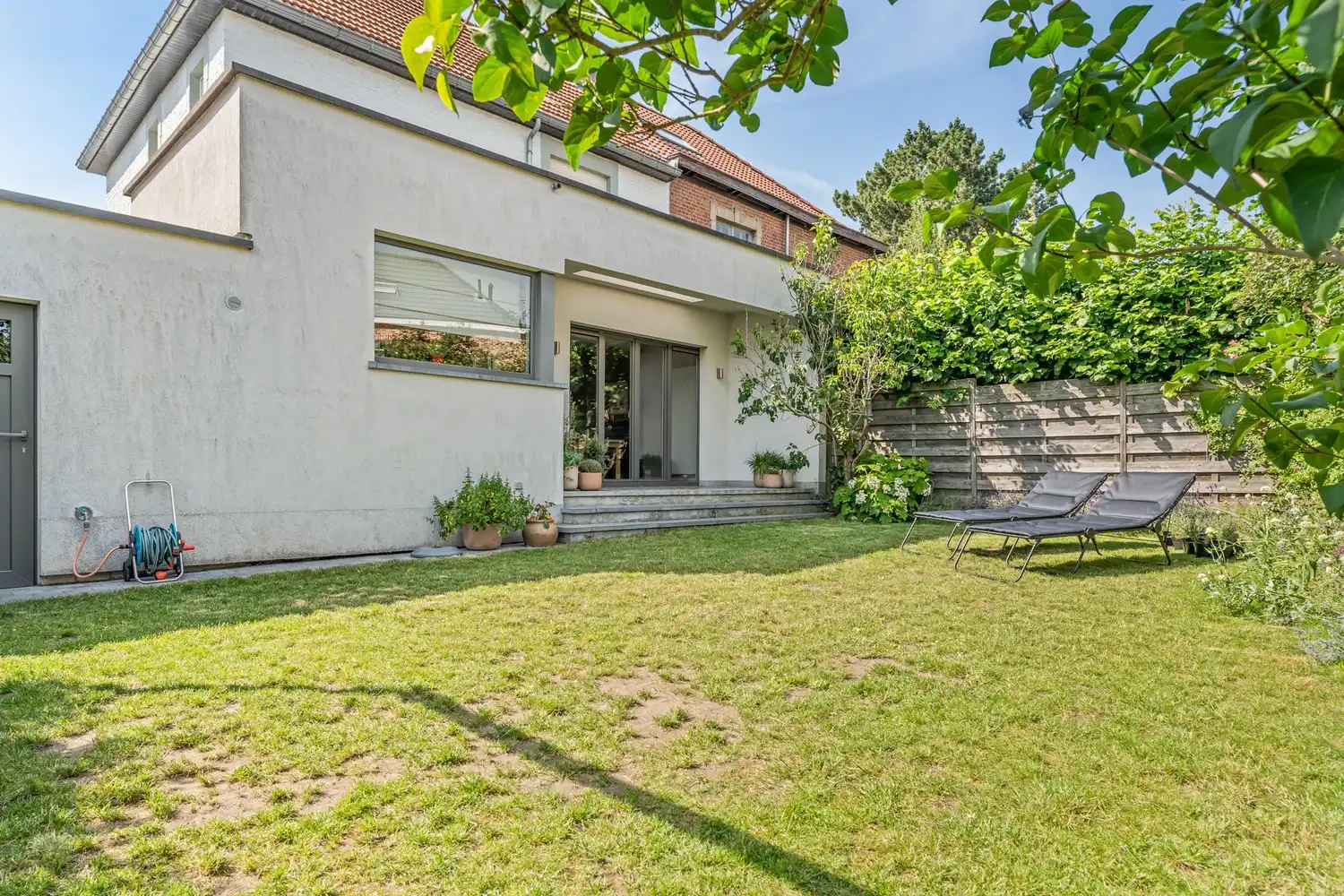 Karaktervolle gezinswoning met 4 slaapkamers in de gegeerde Matadiwijk foto 20