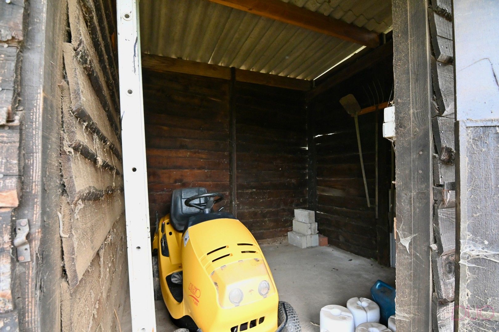 Instapklare gezinswoning rustig gelegen op18A04CA met 4 slaapkamers en grote garage foto 22