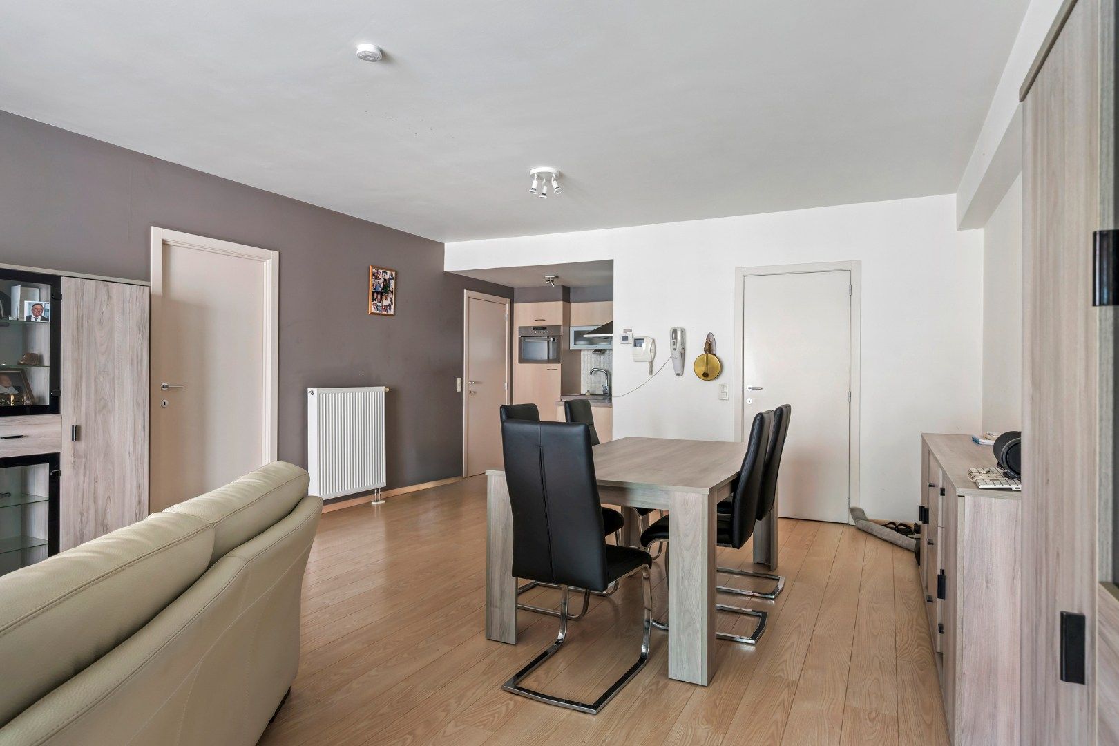 Appartement met groot terras aan de oevers van de Leie in Kortrijk foto 7