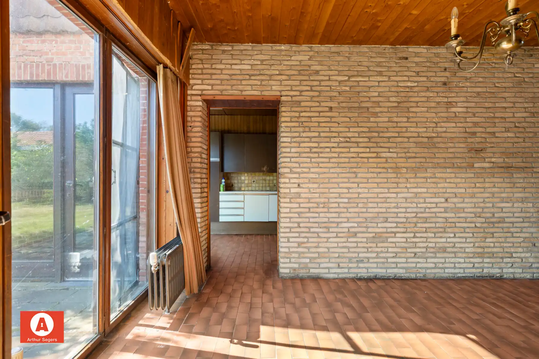 Te renoveren open bebouwing met 4 slaapkamers op toplocatie foto 10