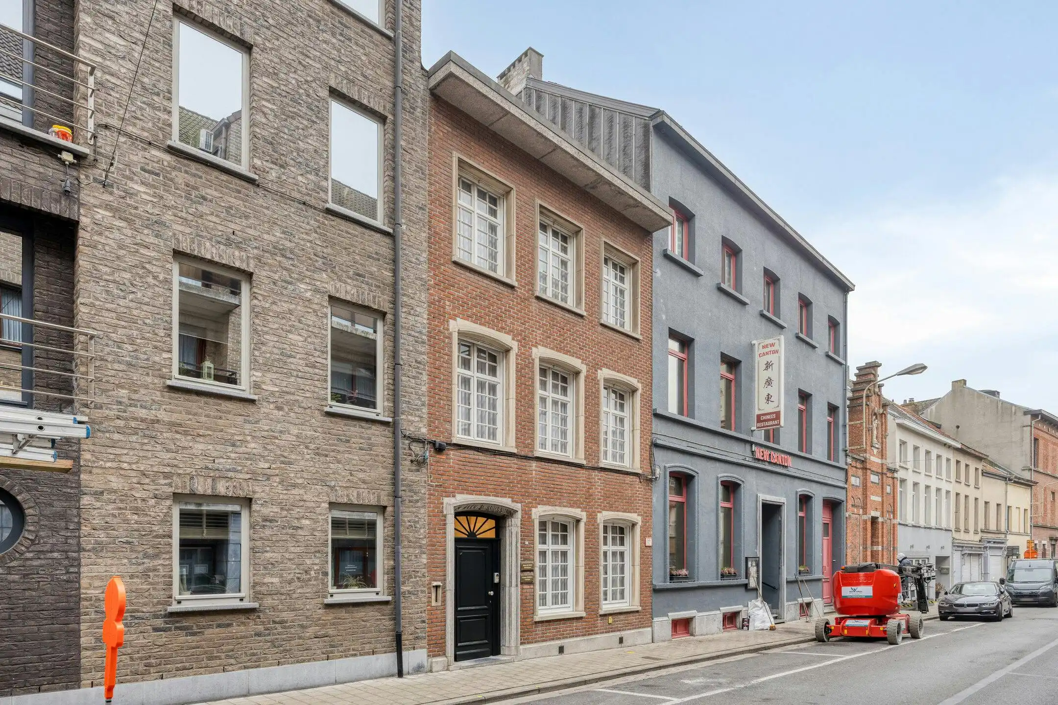 Karaktervol huis te koop in centrum Boom foto 2