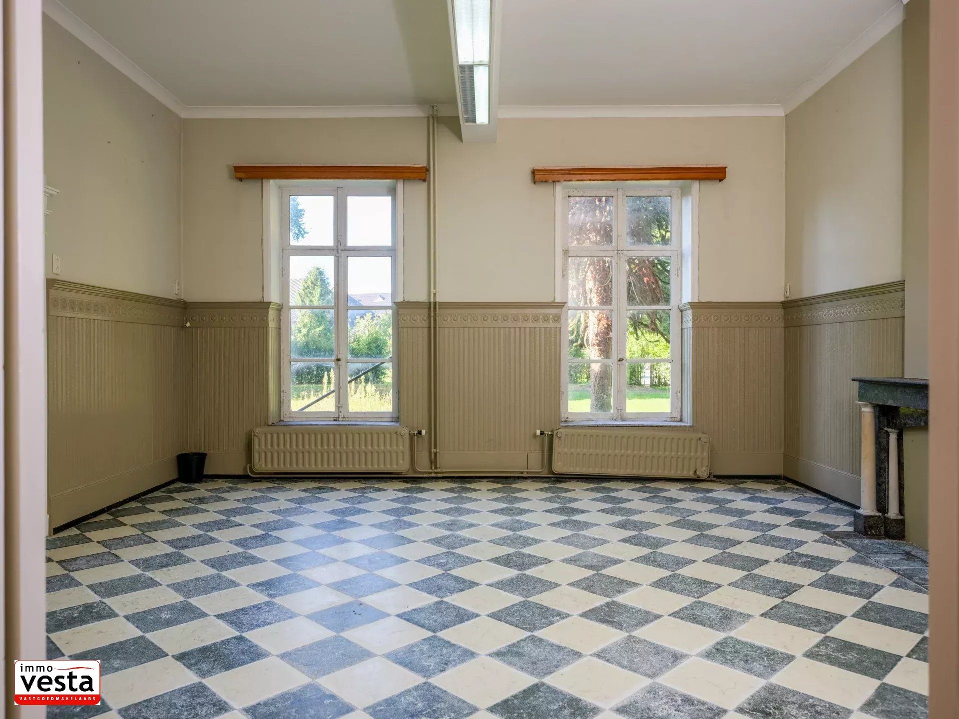 Voormalige pastorie met tal van mogelijkheden foto 8