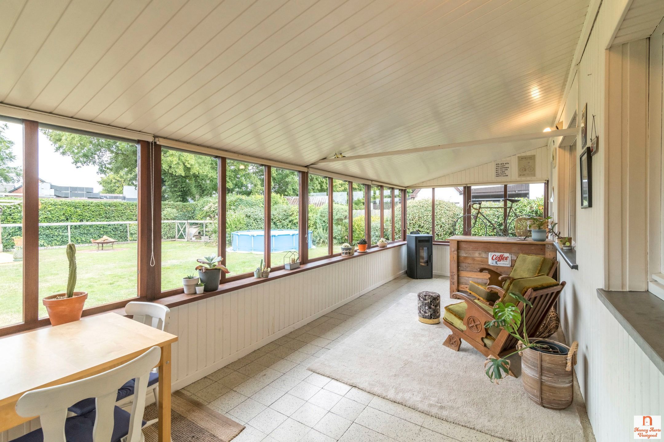 Sfeervolle jaren ’60-woning met grote tuin in rustige straat foto 52