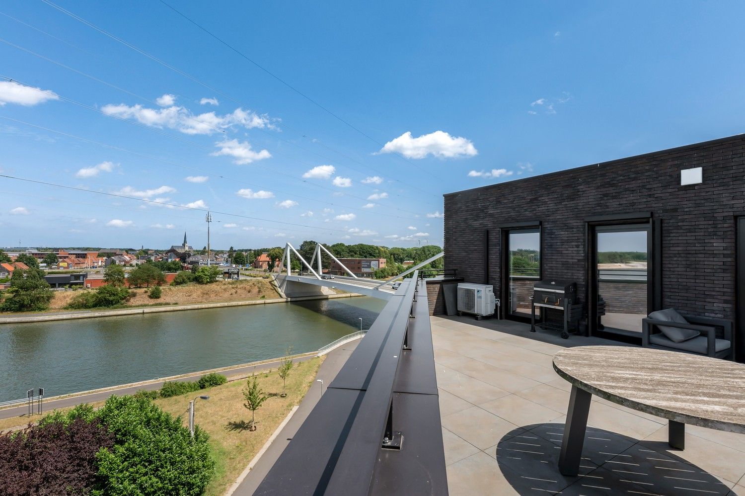 Exclusieve penthouse met panoramisch terras en uitzicht op het Albertkanaal. foto 23