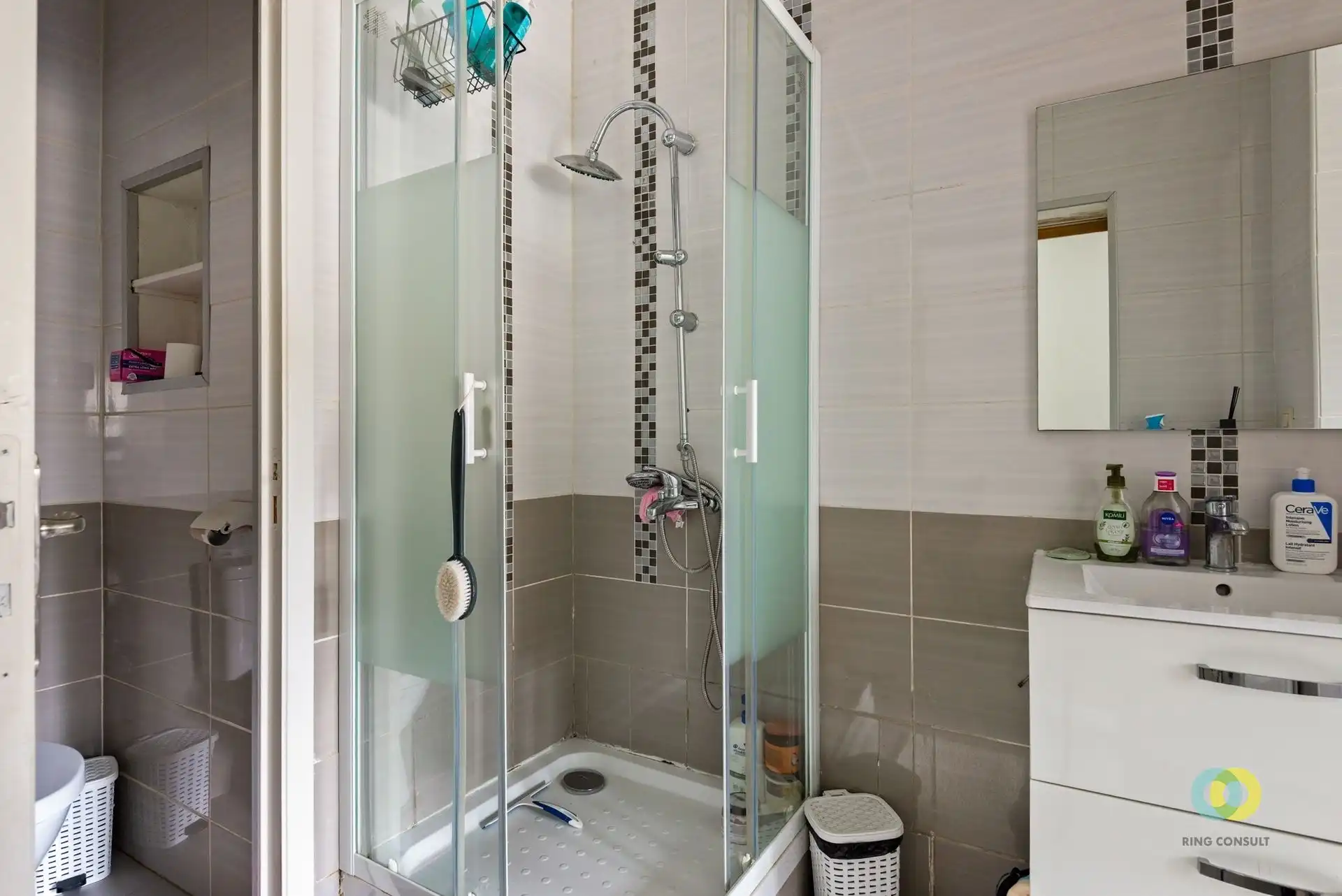 Instapklaar gelijkvloersappartement met tuin foto 8