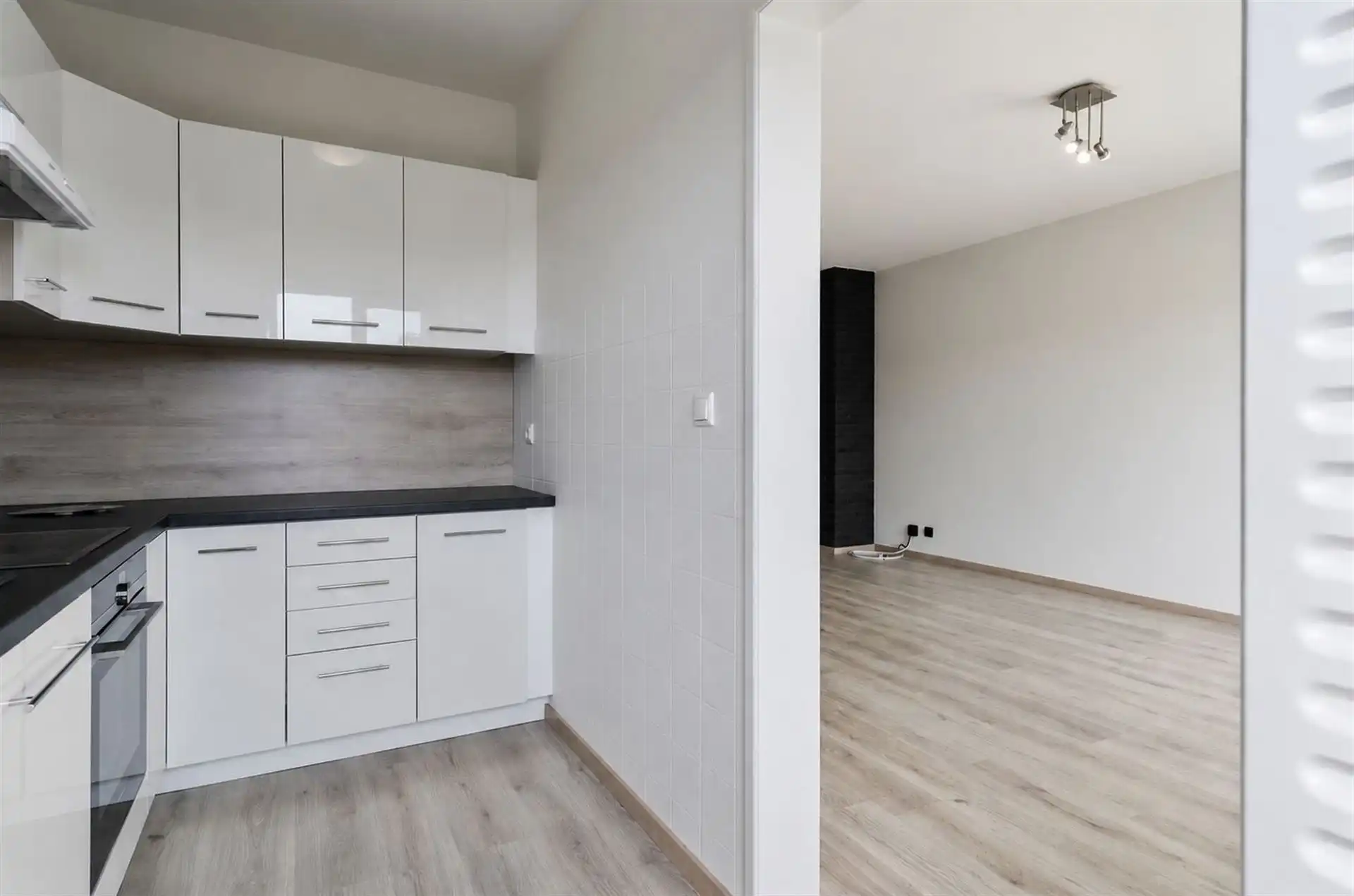 Instapklaar appartement met 2 slpks! foto 2
