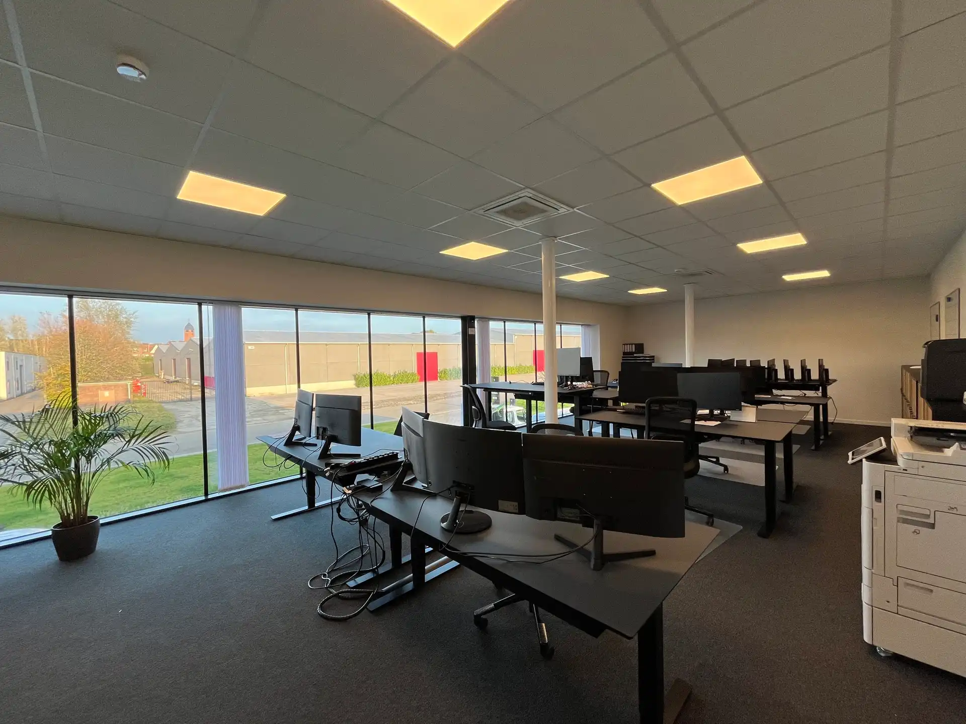 Nieuwbouw magazijn 332m²  met instapklare kantoren 170m² foto 6