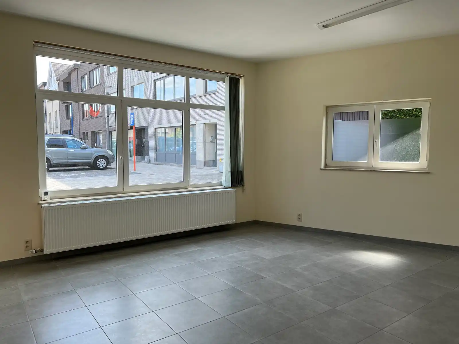 MULTIFUNCTIONELE HANDELSRUIMTE TE HUUR IN DE GEMEENTE ASSE foto 3