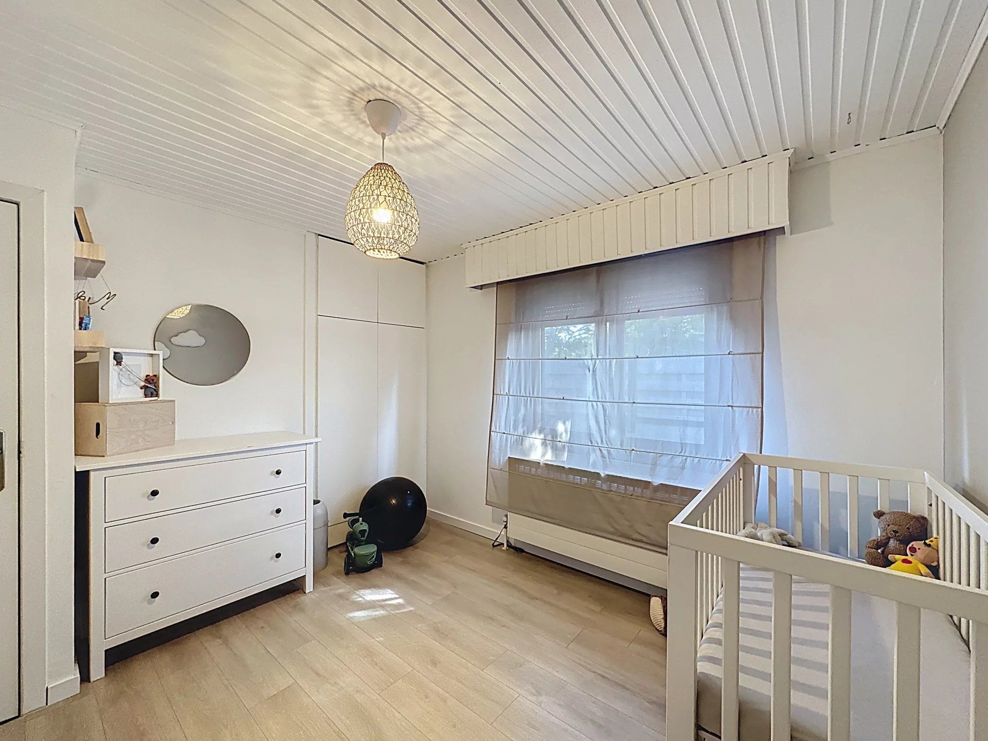Gelijkvloerse woning op ruim perceel (8 are) in landelijke omgeving. foto 14