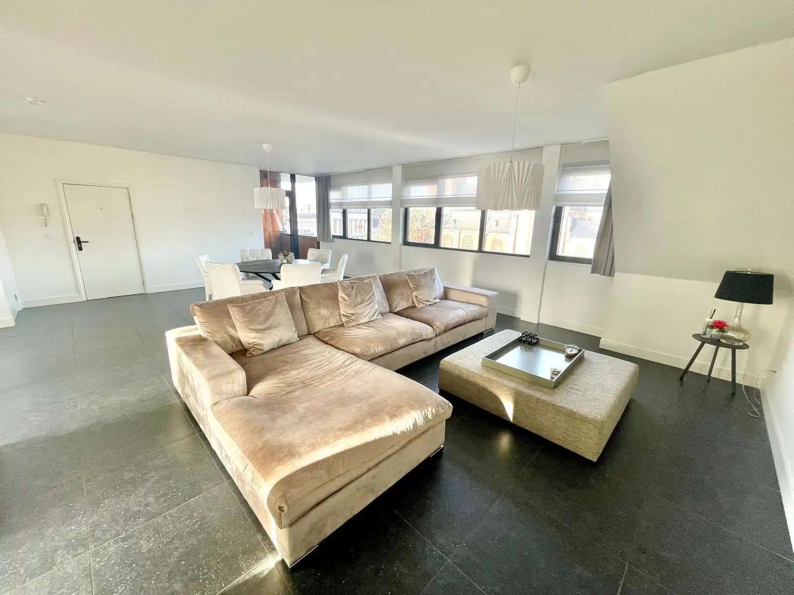 Luxe 2-slaapkamerappartement te huur op toplocatie foto 5