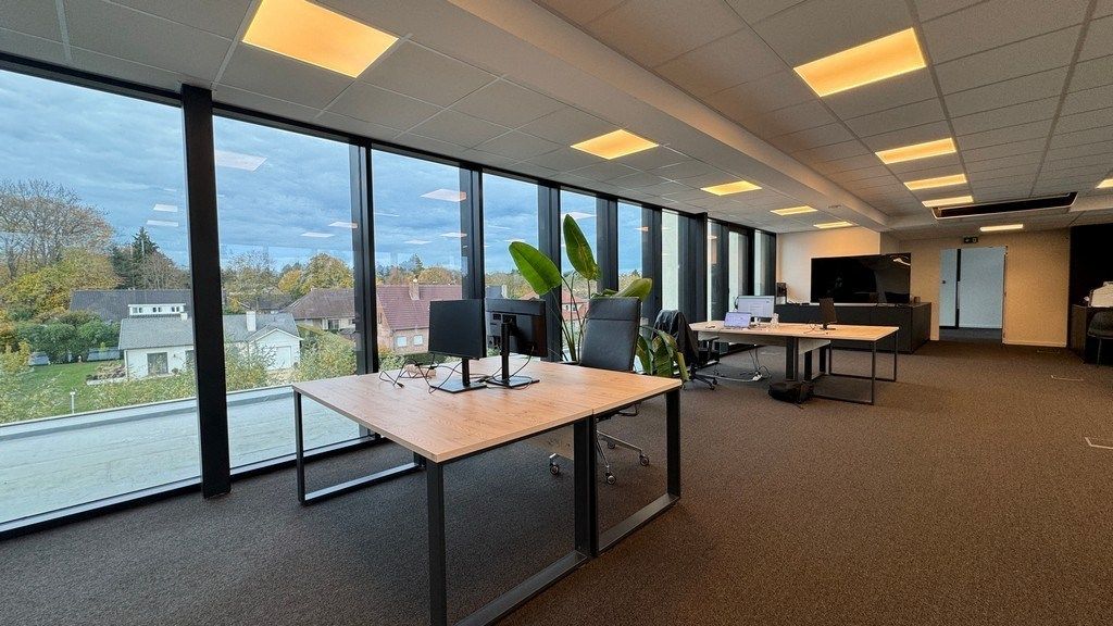 Trendy kantoorruimte te huur op zichtlocatie te Sint-Martens-Latem foto 4