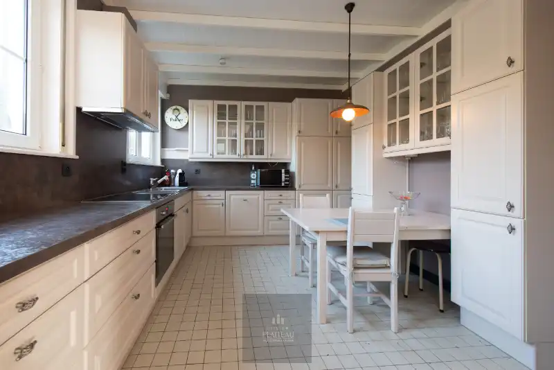 Grote villa op 1533m² gelegen centraal in de Simli-wijk te Nieuwpoort-Bad. foto 17